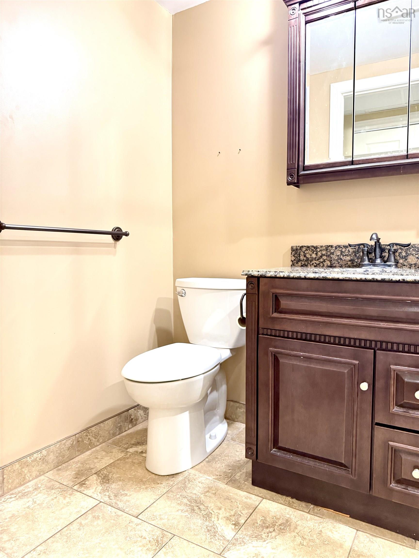 $379,900.00: 2 Abbey Road, Amherst