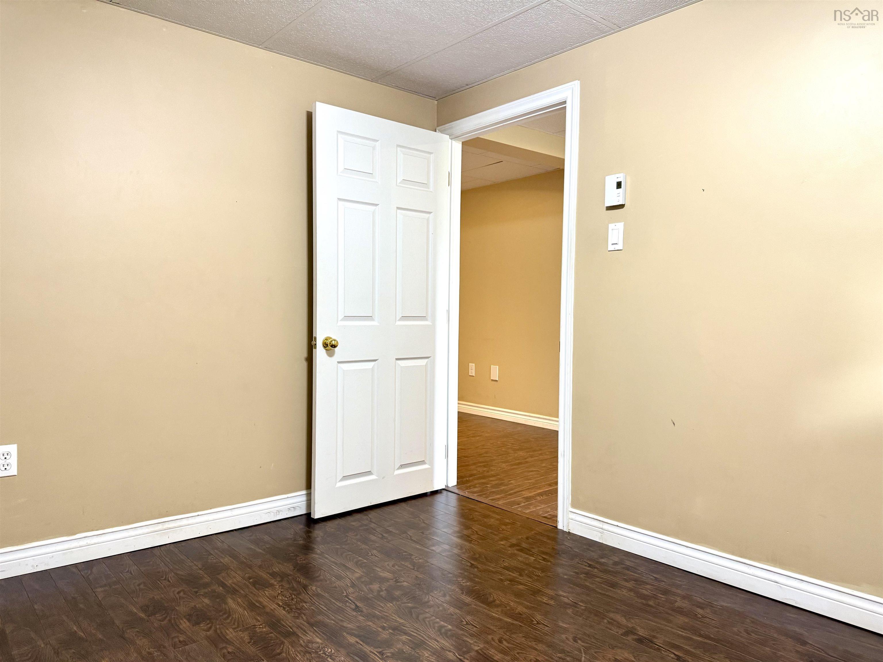 $379,900.00: 2 Abbey Road, Amherst