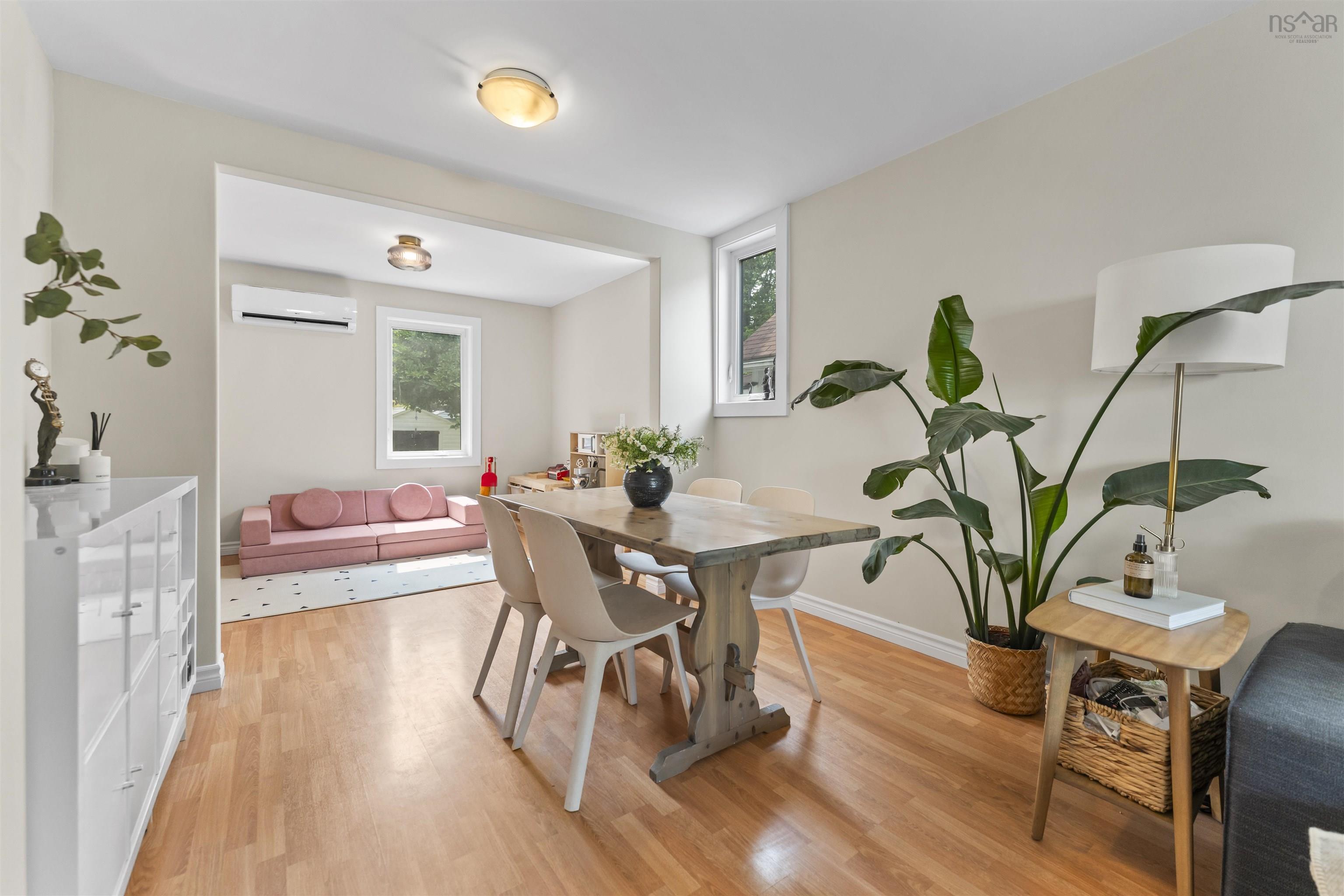 $559,900.00: 11 Brookside Avenue, Dartmouth