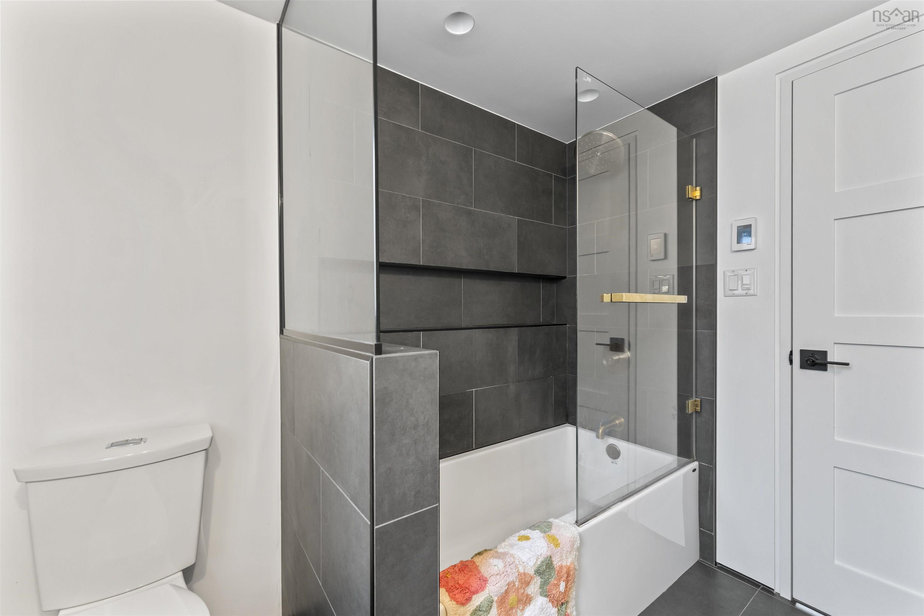 $559,900.00: 11 Brookside Avenue, Dartmouth