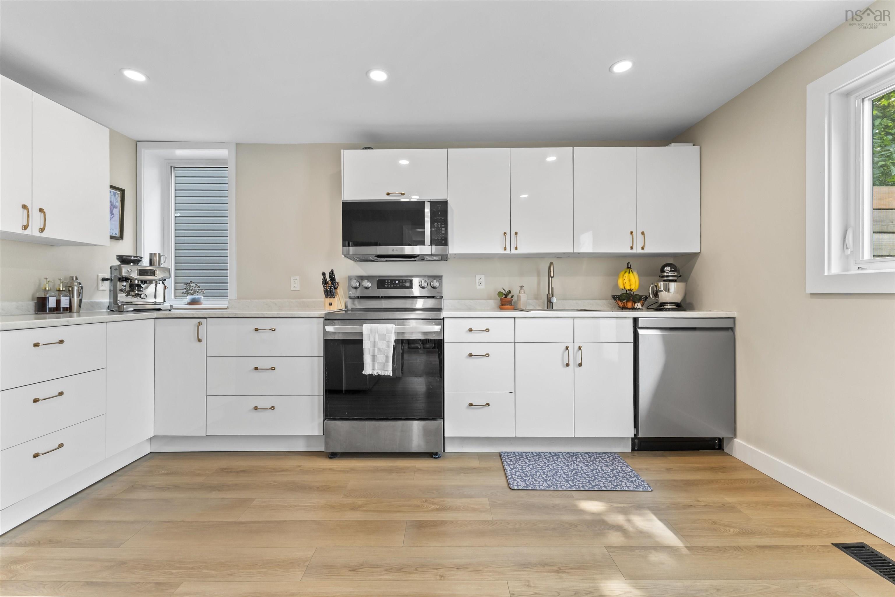 $559,900.00: 11 Brookside Avenue, Dartmouth