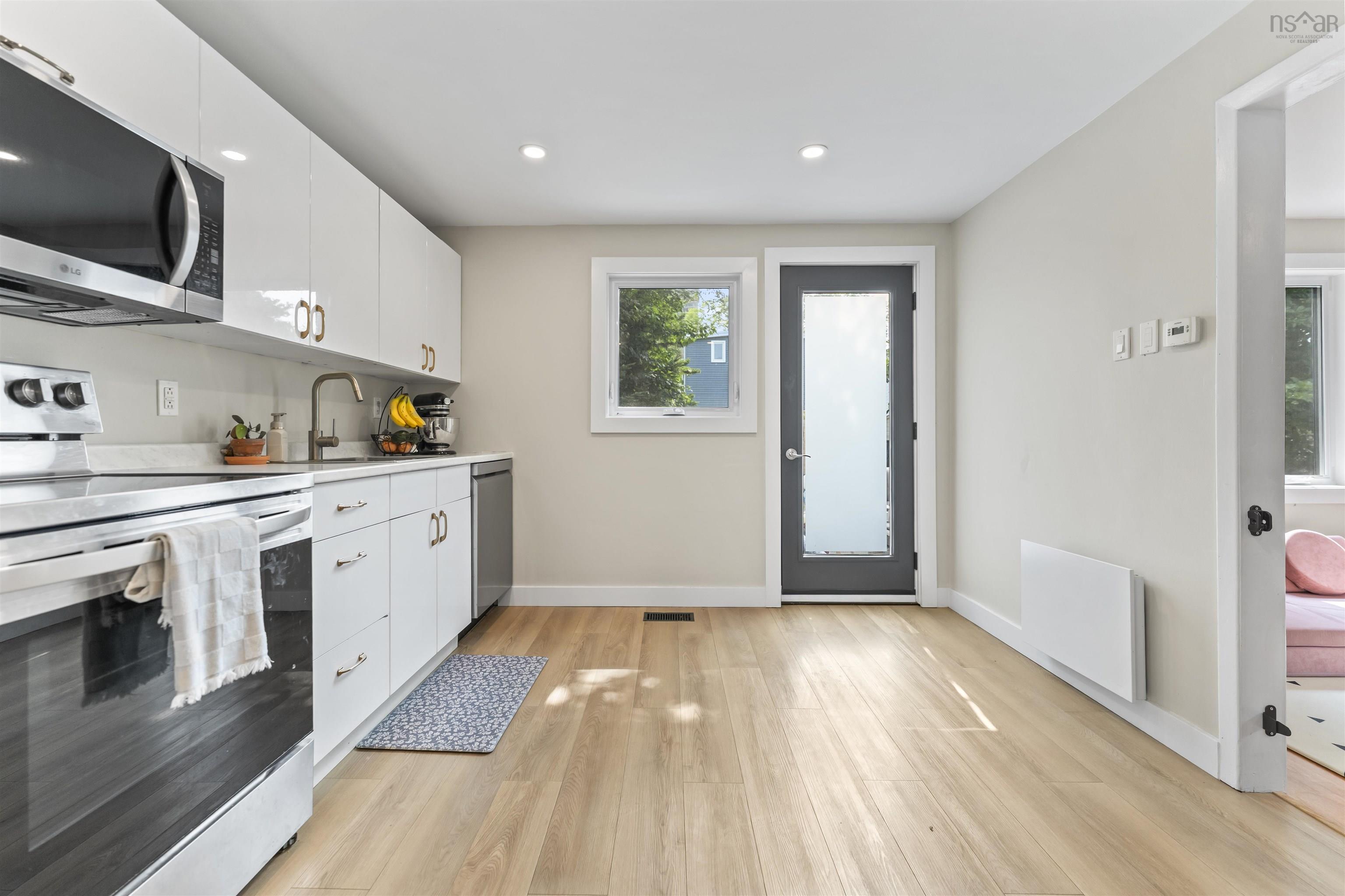 $559,900.00: 11 Brookside Avenue, Dartmouth