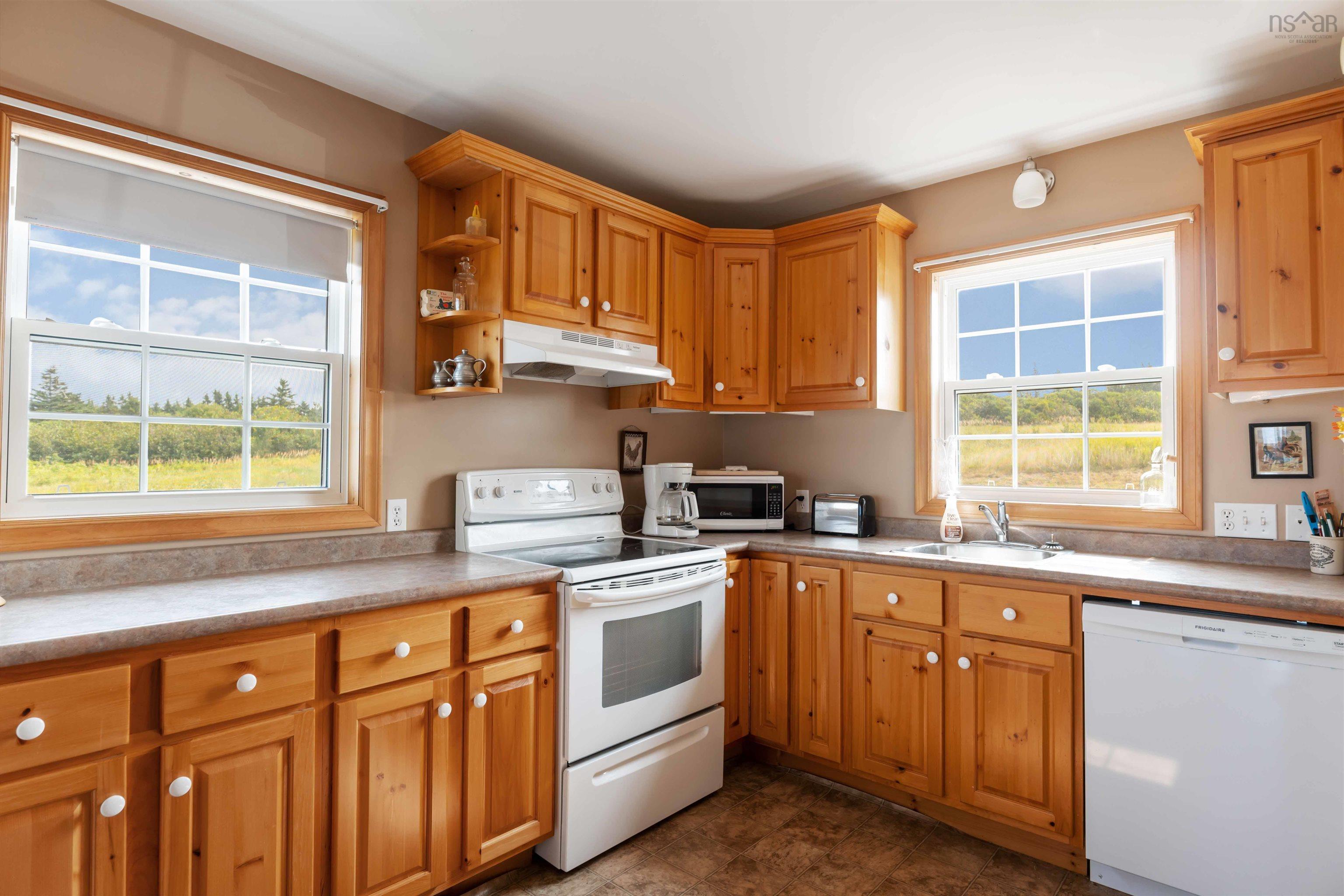 $469,000.00: 885 Fort Point Road, Ashmore