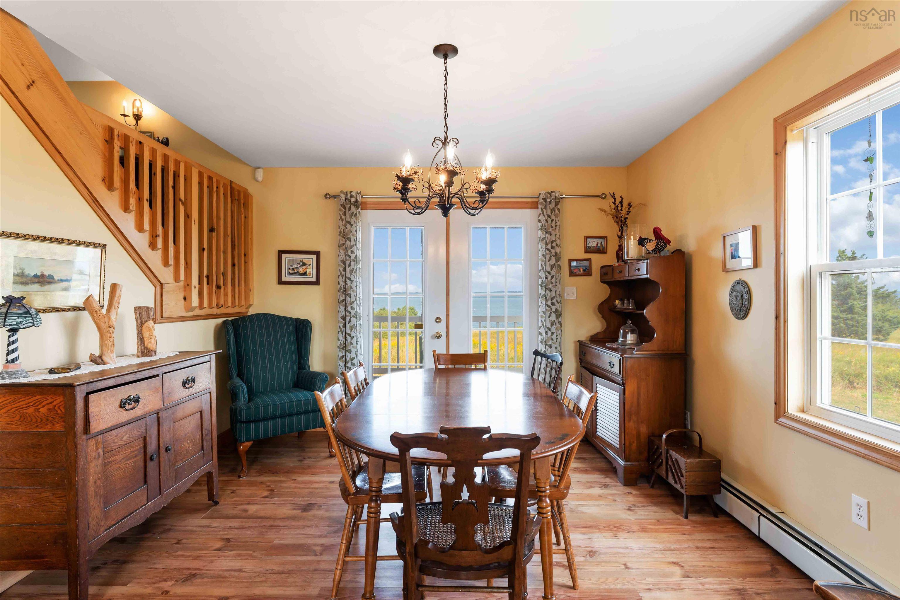 $469,000.00: 885 Fort Point Road, Ashmore