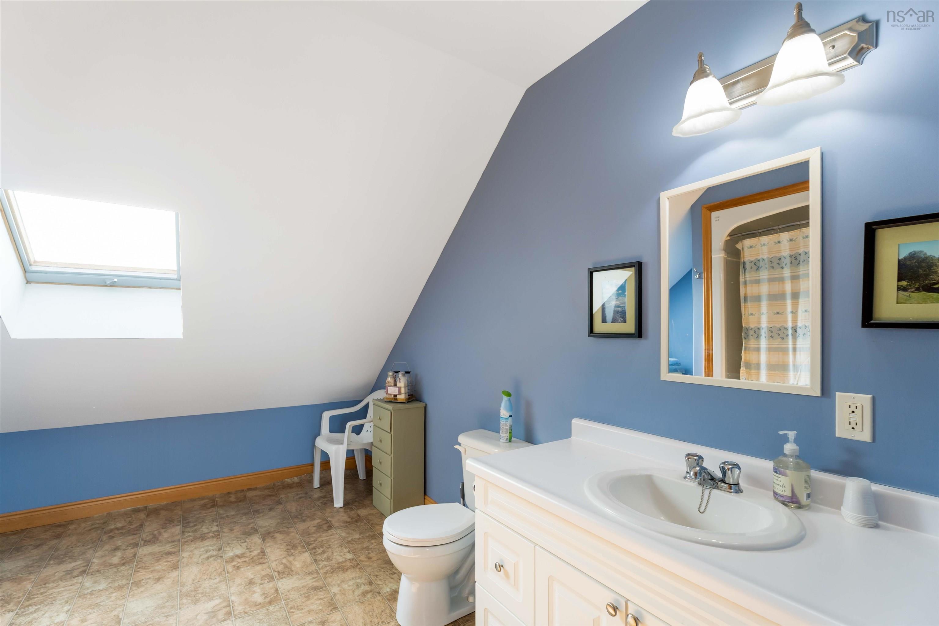 $469,000.00: 885 Fort Point Road, Ashmore