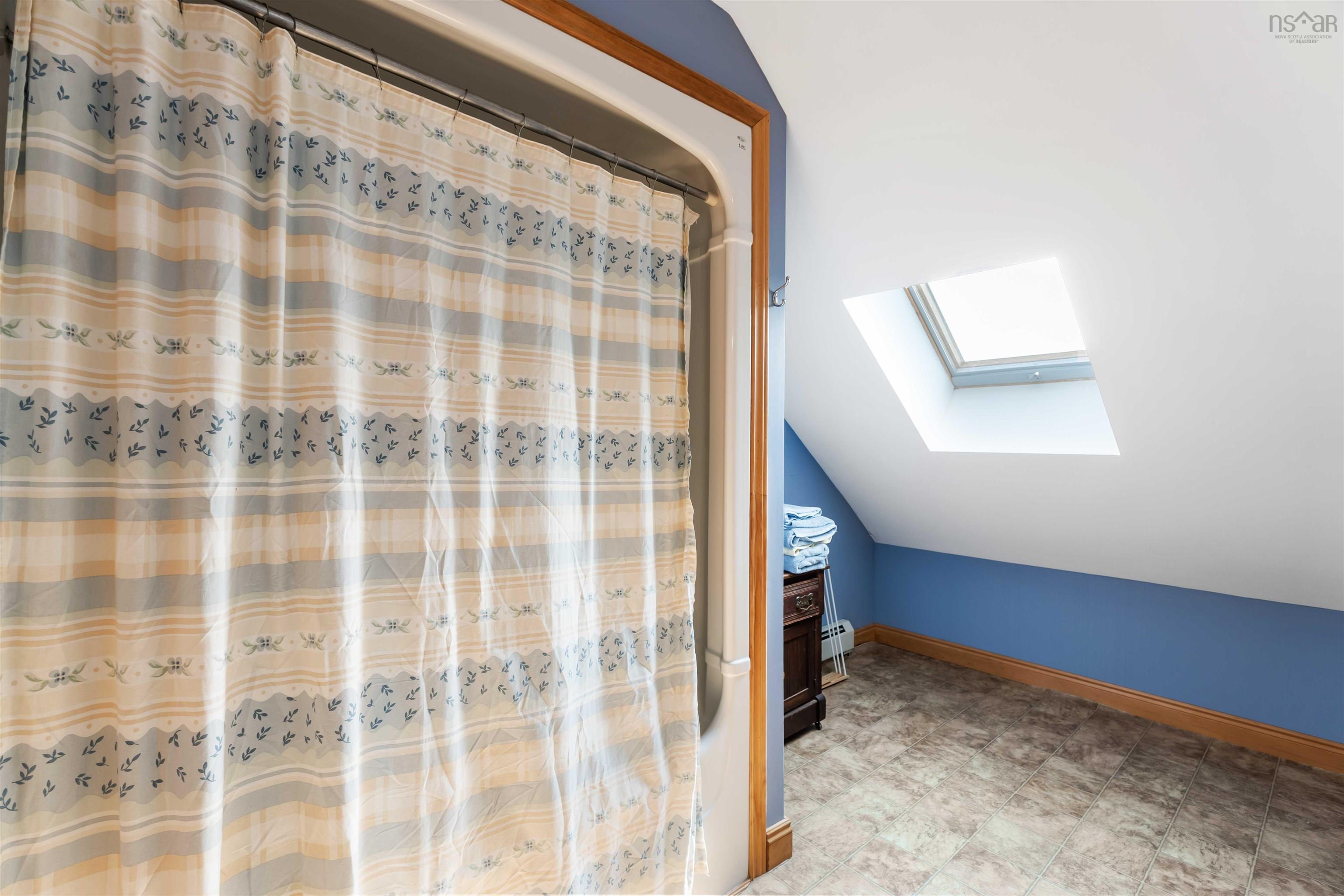 $469,000.00: 885 Fort Point Road, Ashmore