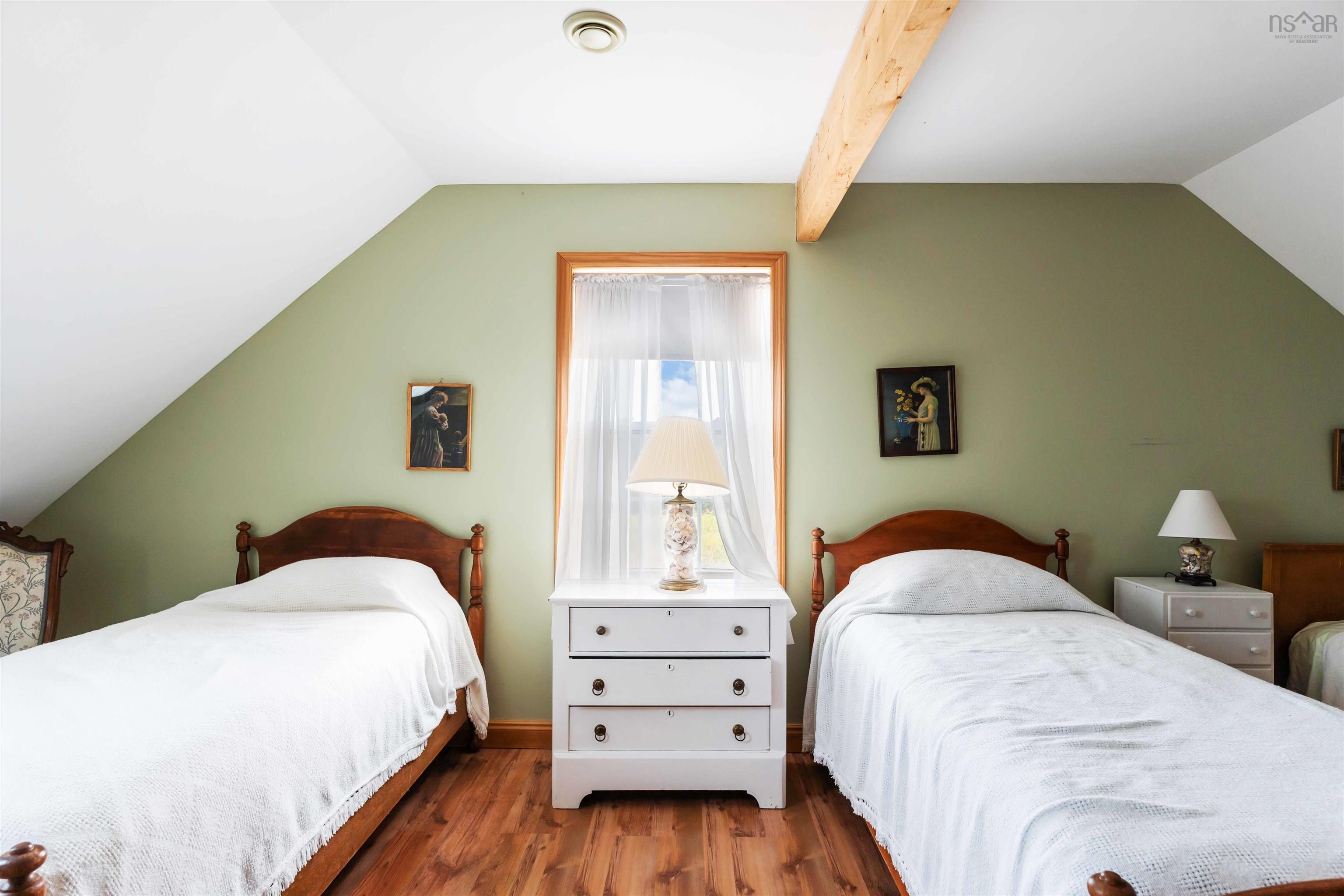 $469,000.00: 885 Fort Point Road, Ashmore