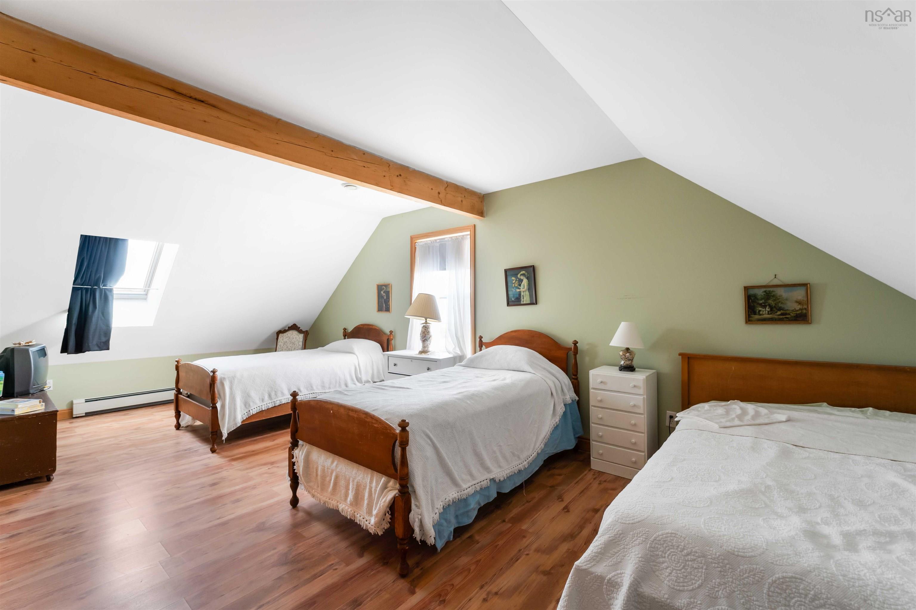 $469,000.00: 885 Fort Point Road, Ashmore