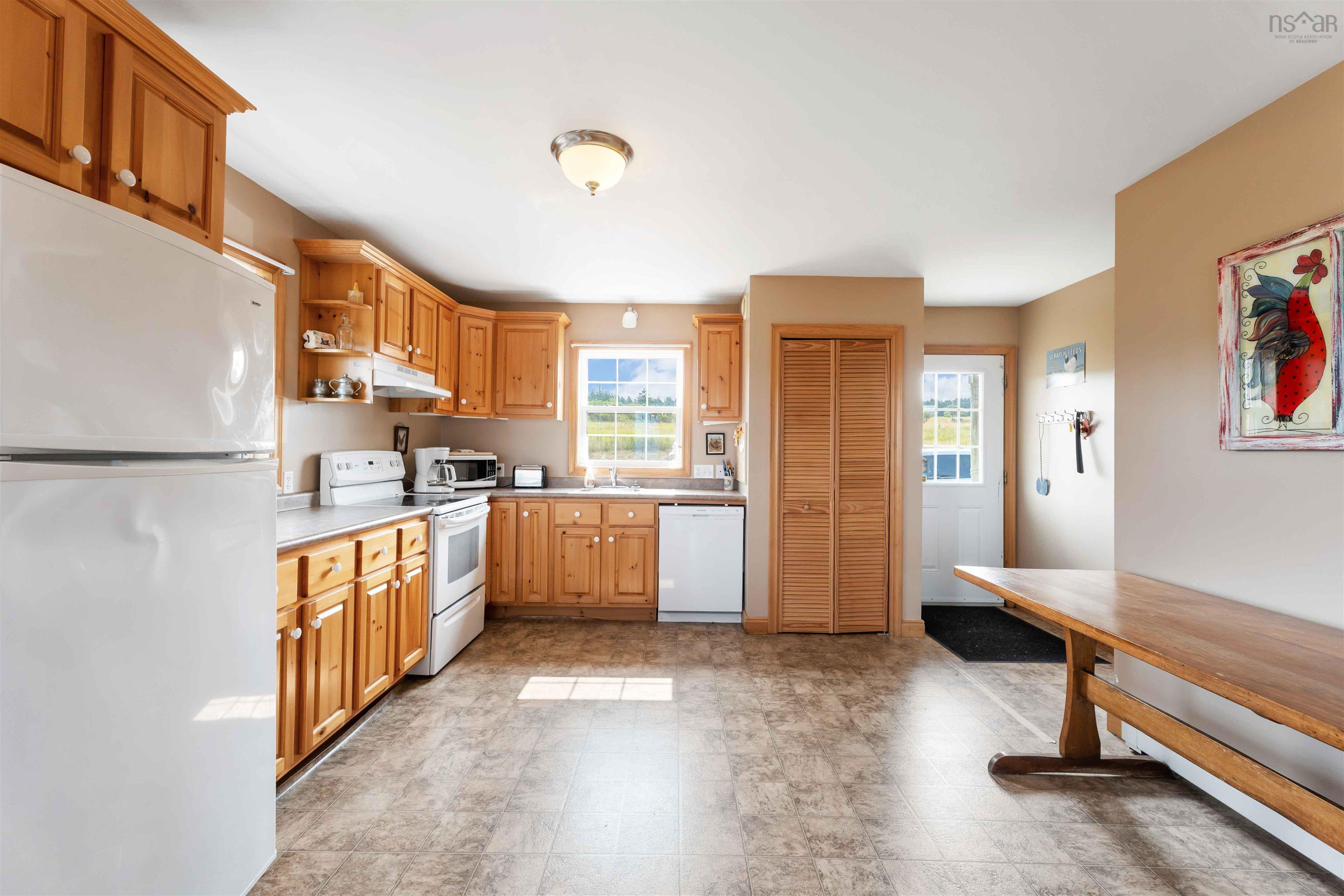 $469,000.00: 885 Fort Point Road, Ashmore