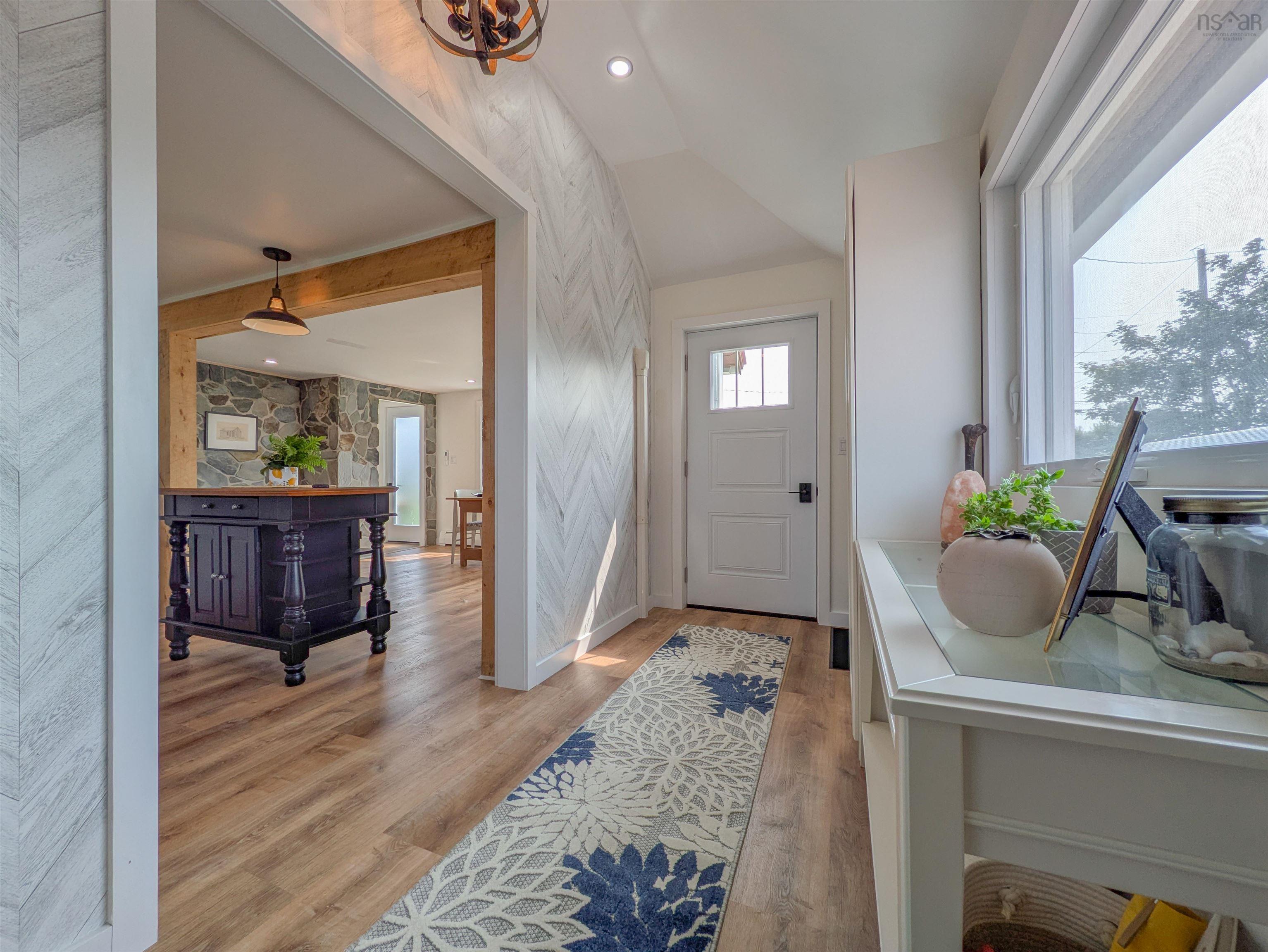 $599,000.00: 1837 Main Shore Road, Sandford