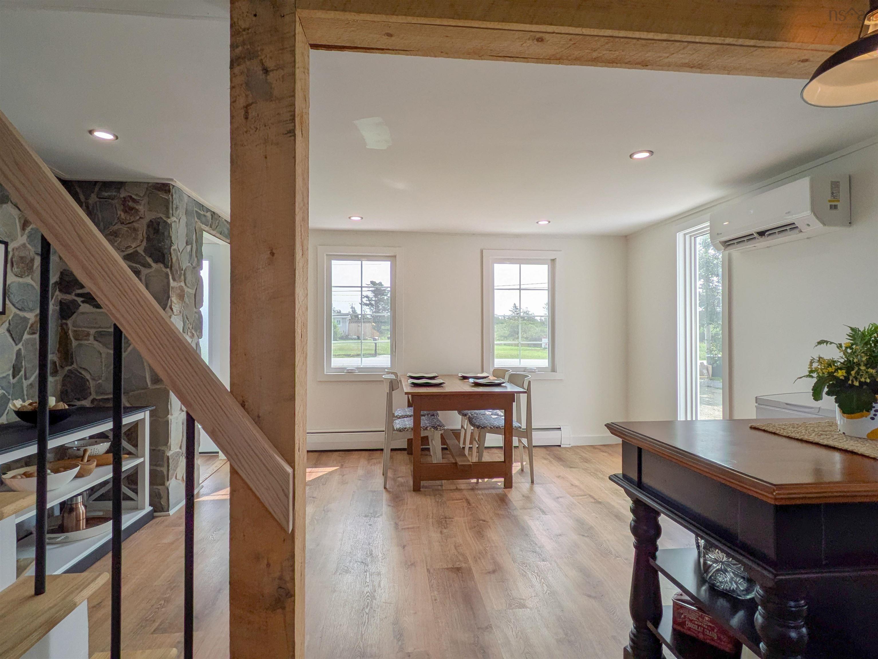 $599,000.00: 1837 Main Shore Road, Sandford