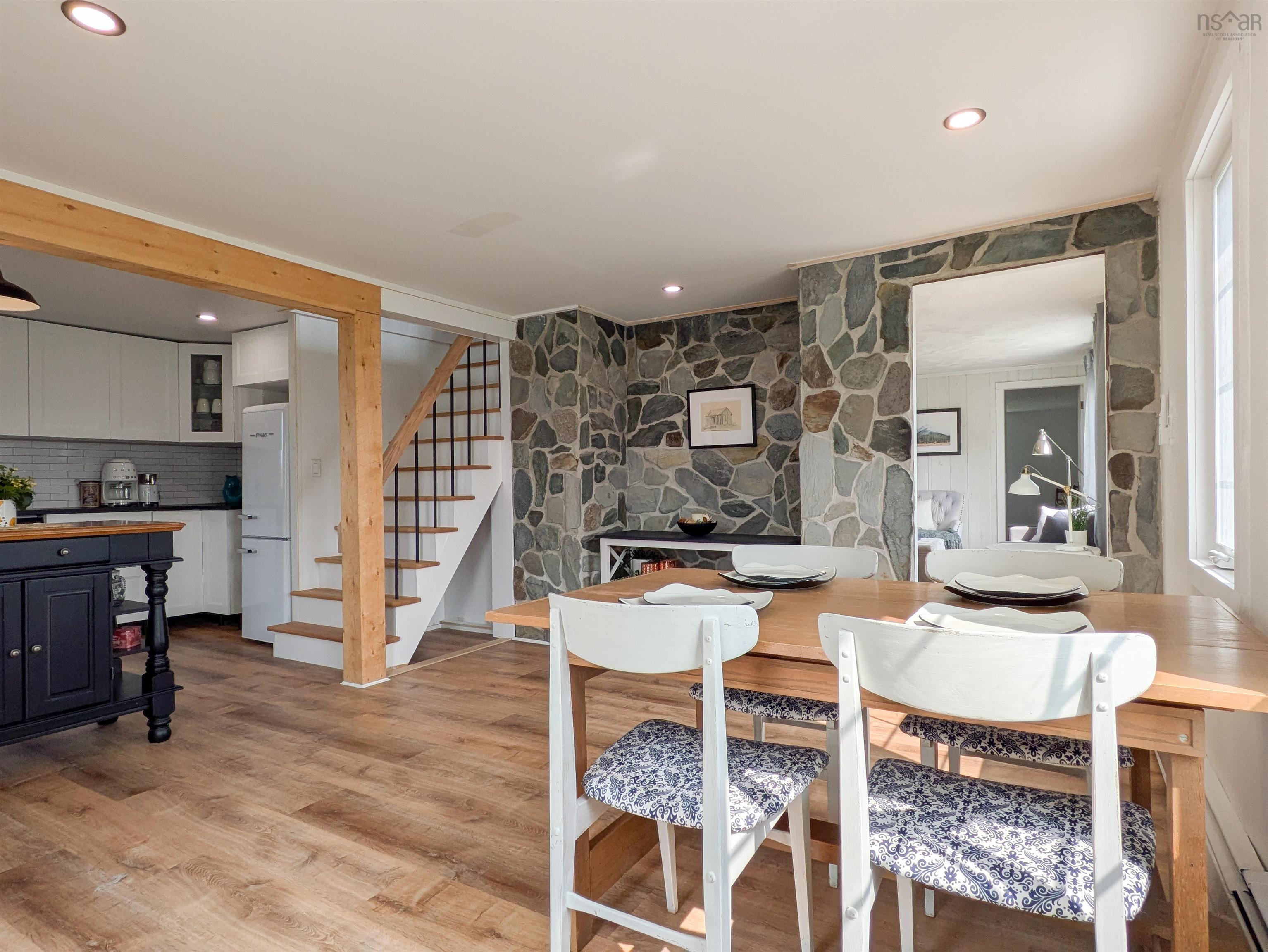 $599,000.00: 1837 Main Shore Road, Sandford