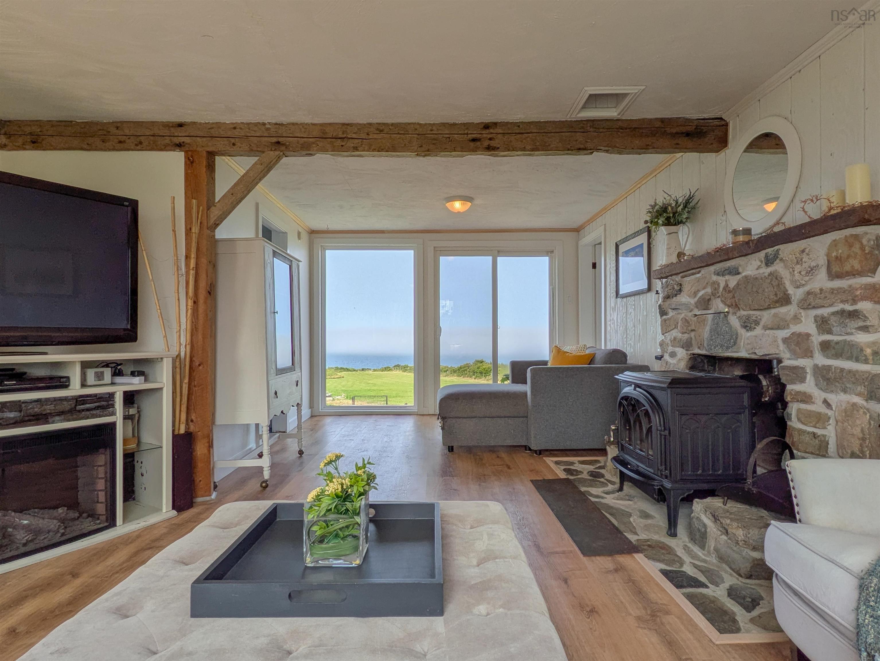 $599,000.00: 1837 Main Shore Road, Sandford