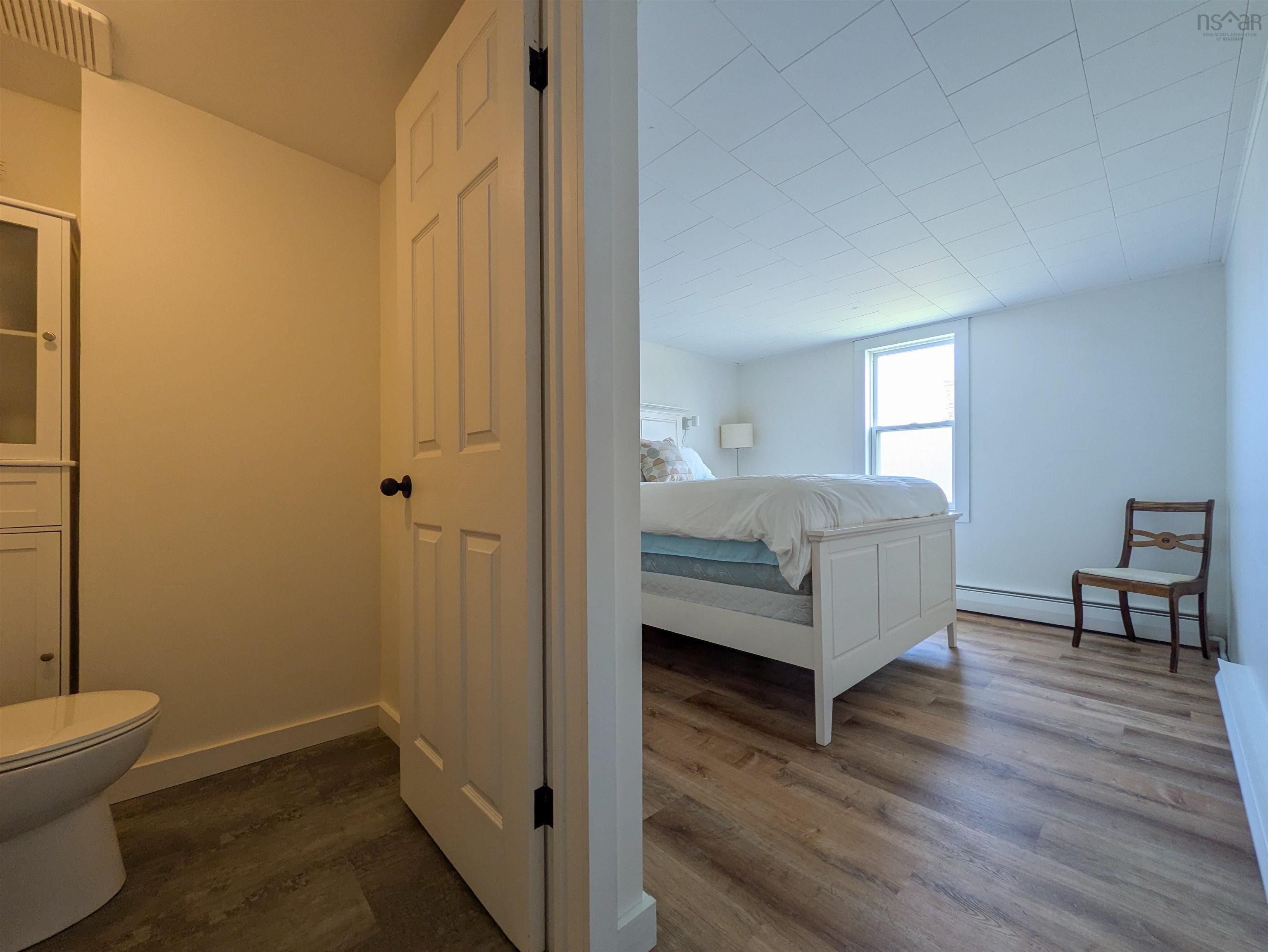 $599,000.00: 1837 Main Shore Road, Sandford