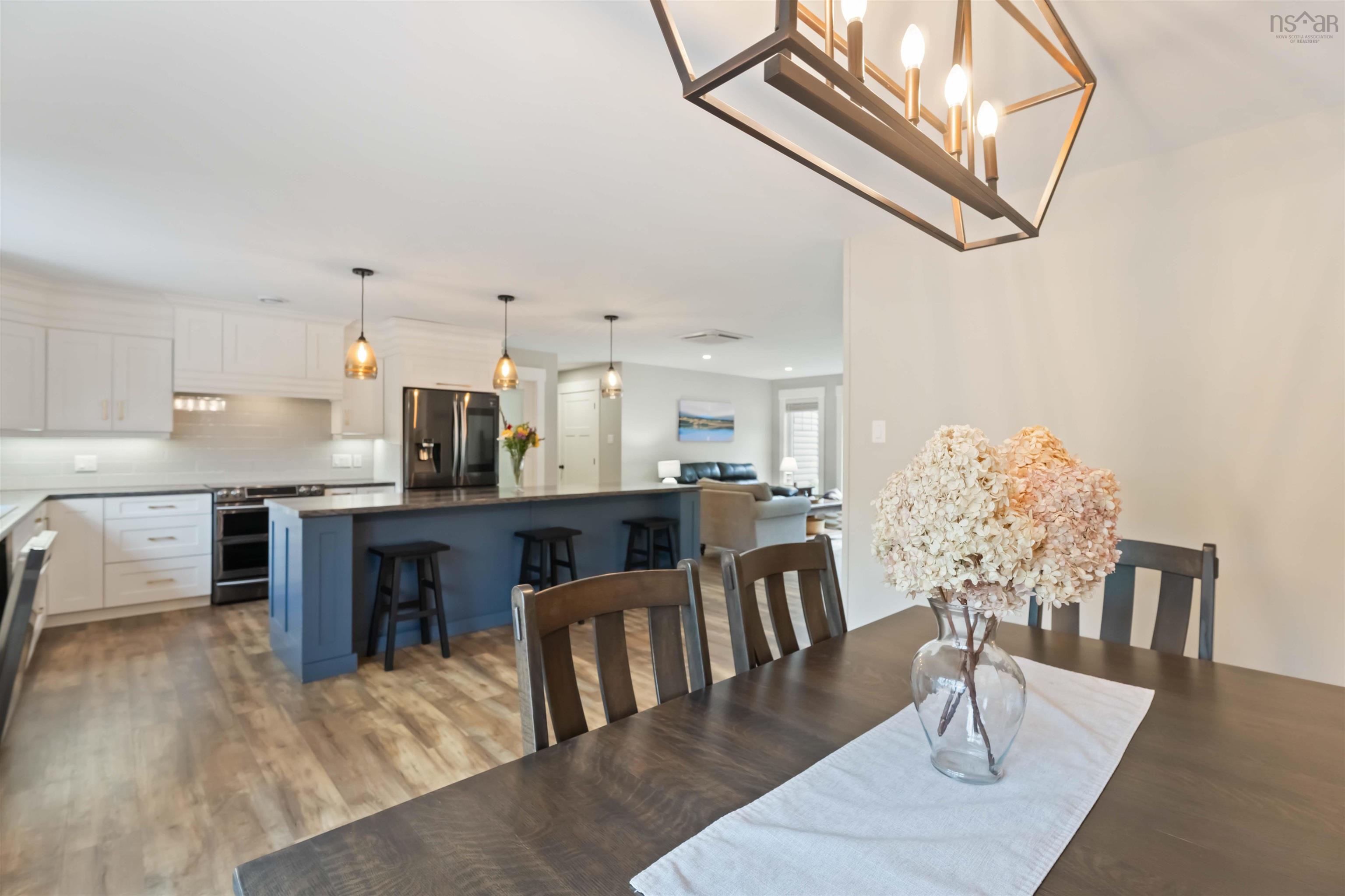 $649,900.00: 472 Alexander Mackenzie Road, South Farmington