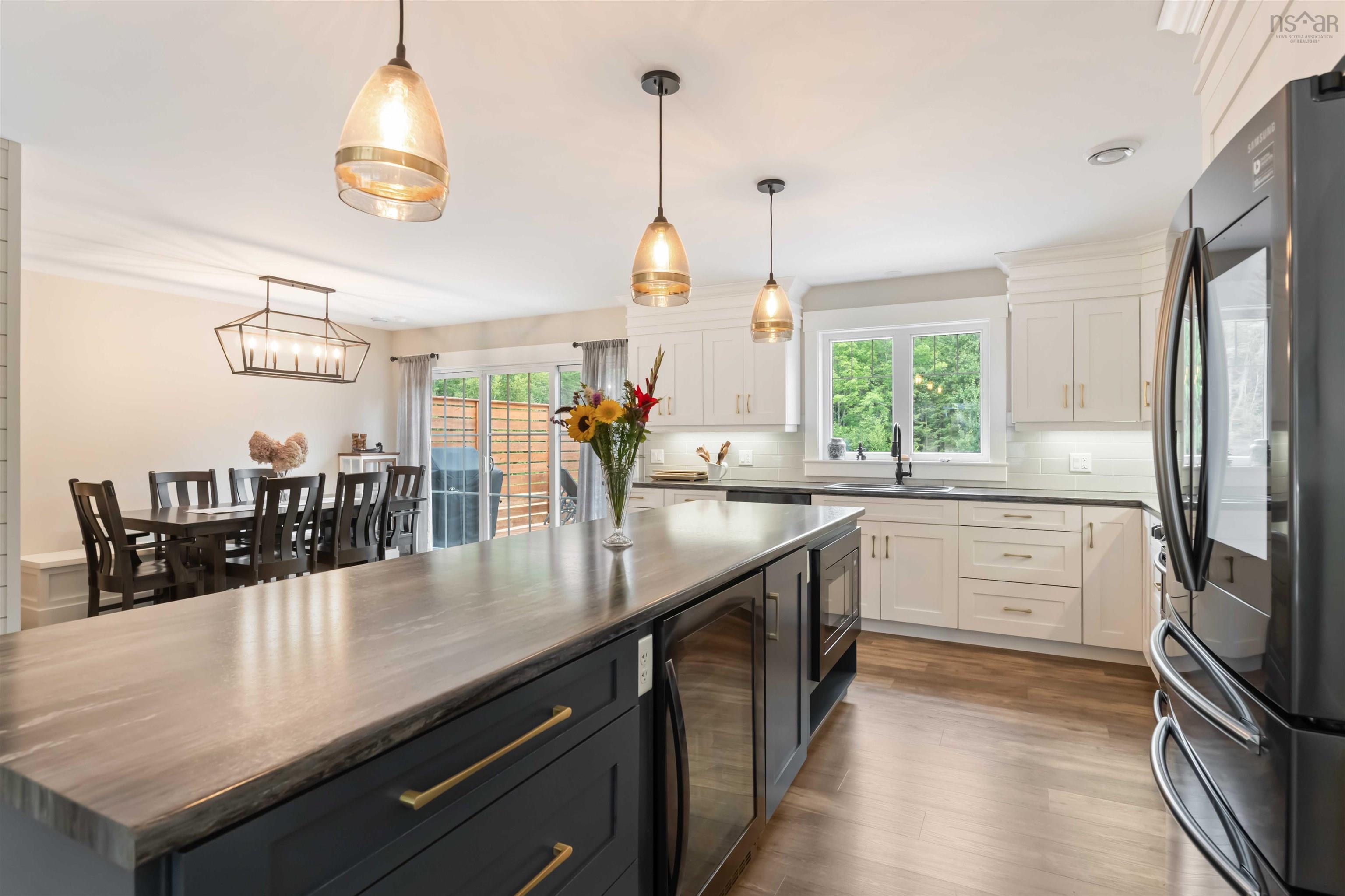 $649,900.00: 472 Alexander Mackenzie Road, South Farmington