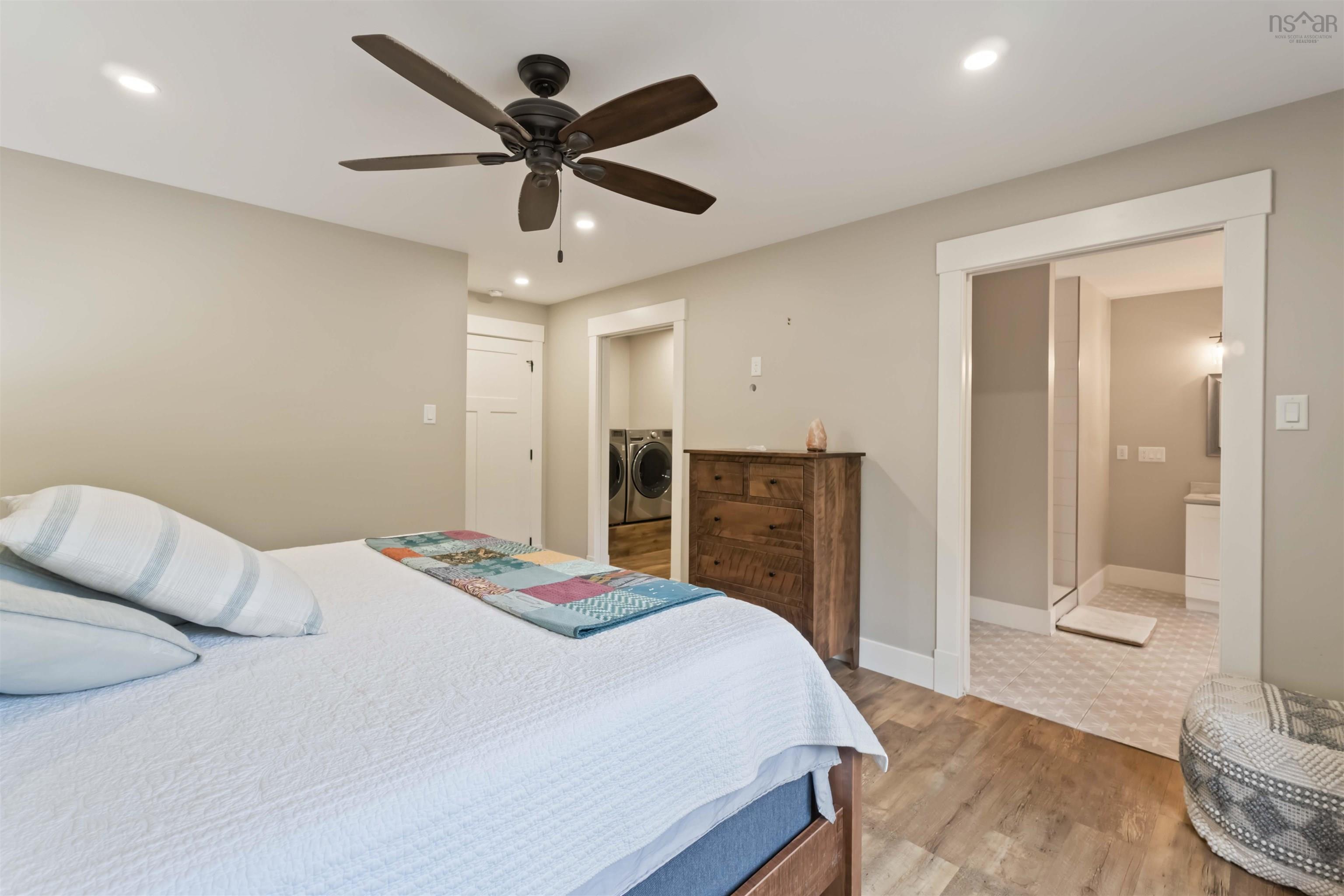 $649,900.00: 472 Alexander Mackenzie Road, South Farmington