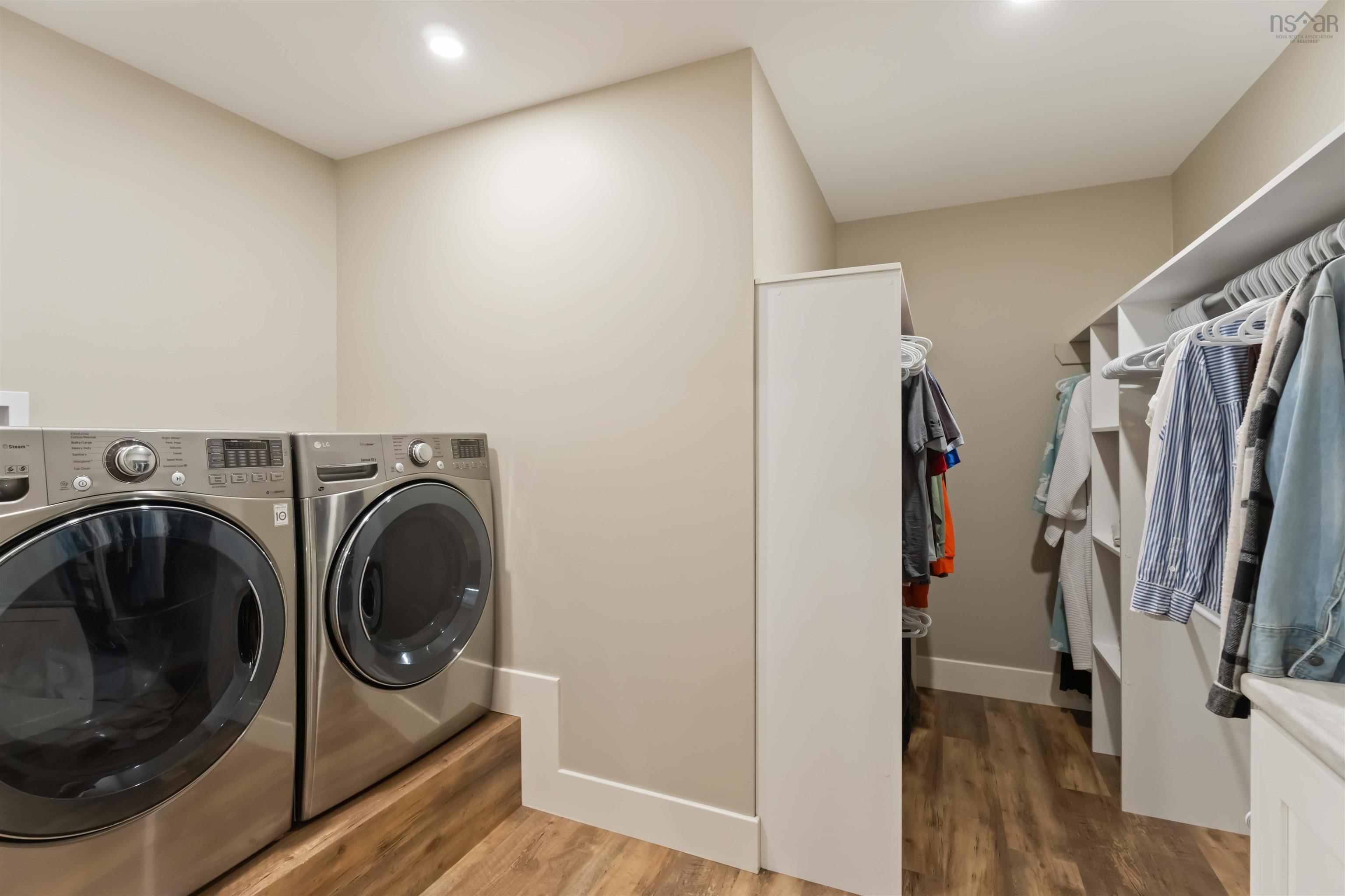 $649,900.00: 472 Alexander Mackenzie Road, South Farmington