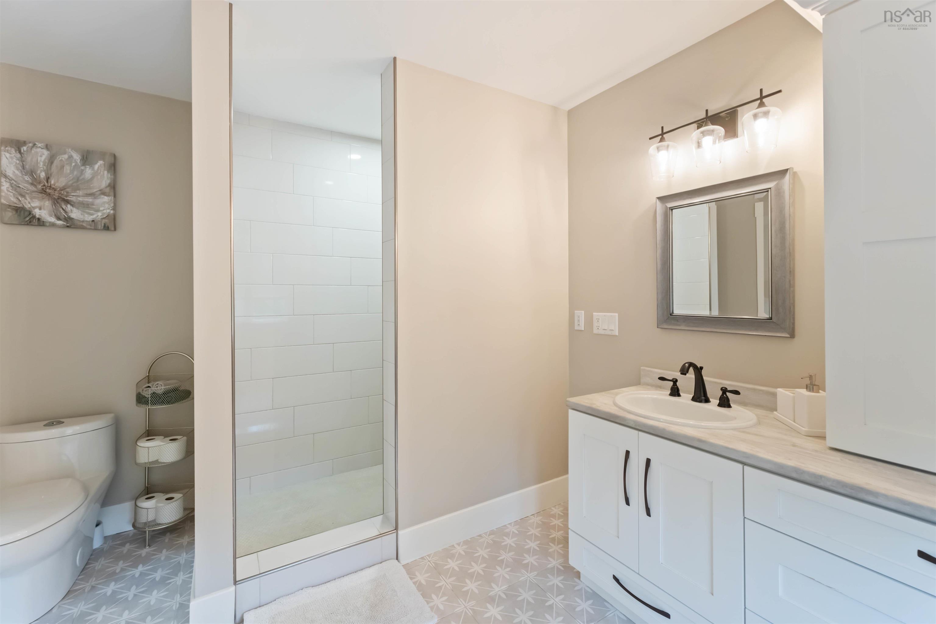 $649,900.00: 472 Alexander Mackenzie Road, South Farmington