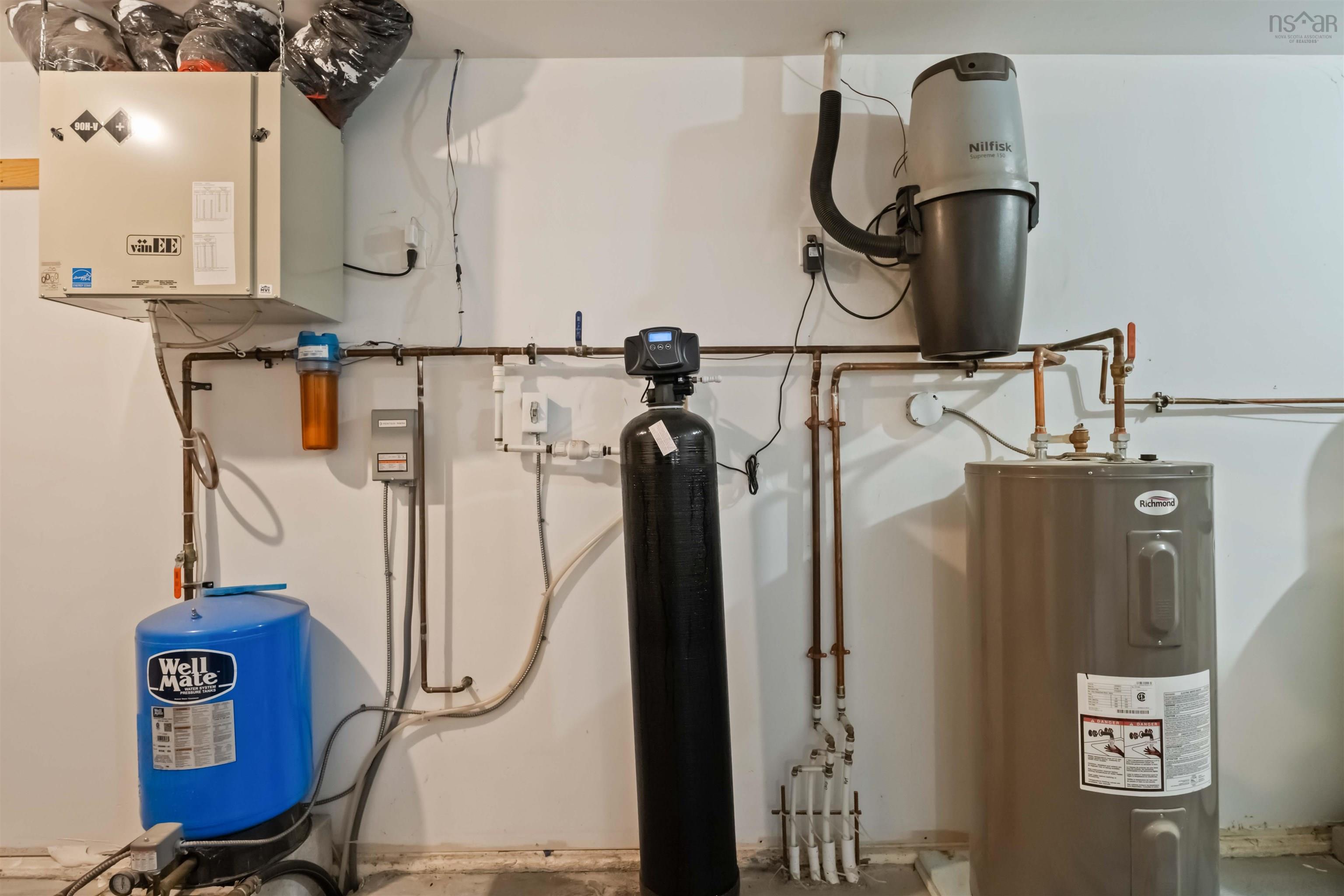 $649,900.00: 472 Alexander Mackenzie Road, South Farmington