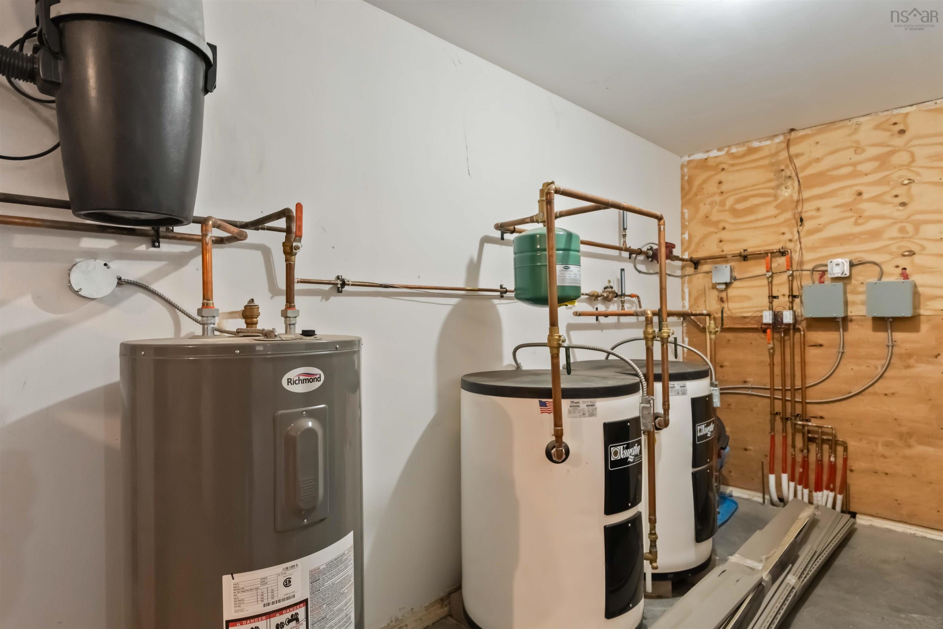 $649,900.00: 472 Alexander Mackenzie Road, South Farmington