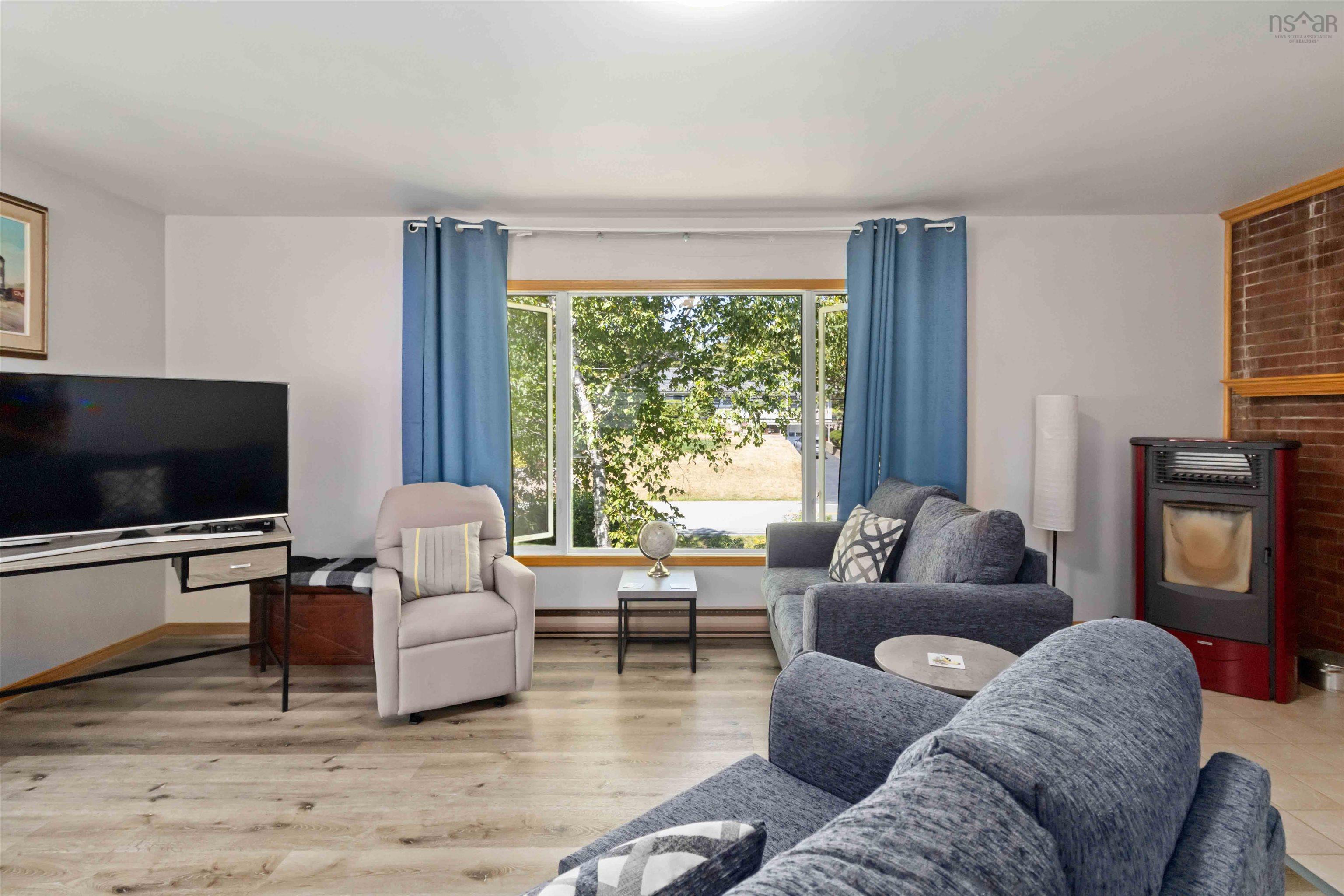 $549,000.00: 15933 Highway 3, Hebbville