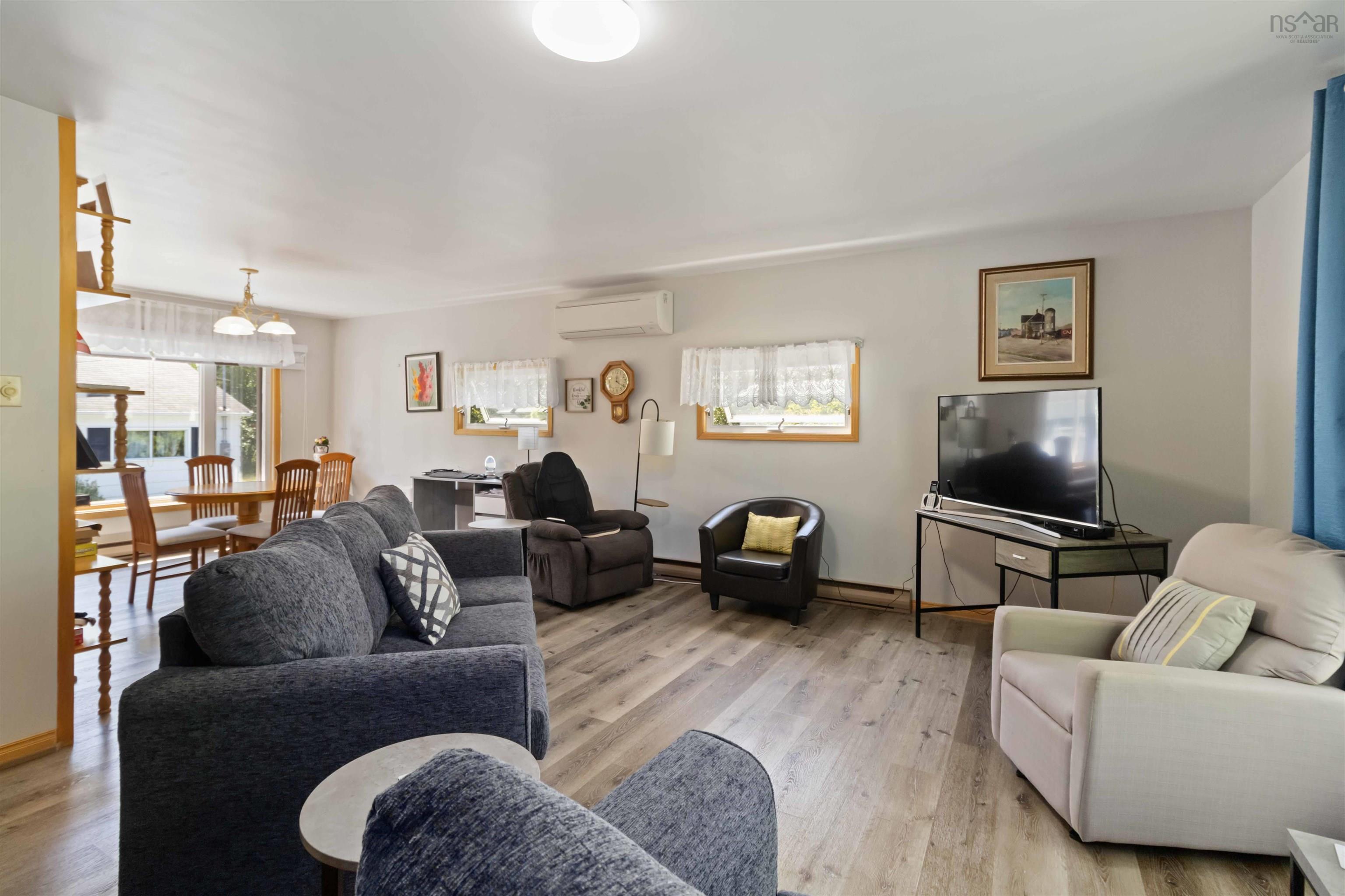 $549,000.00: 15933 Highway 3, Hebbville