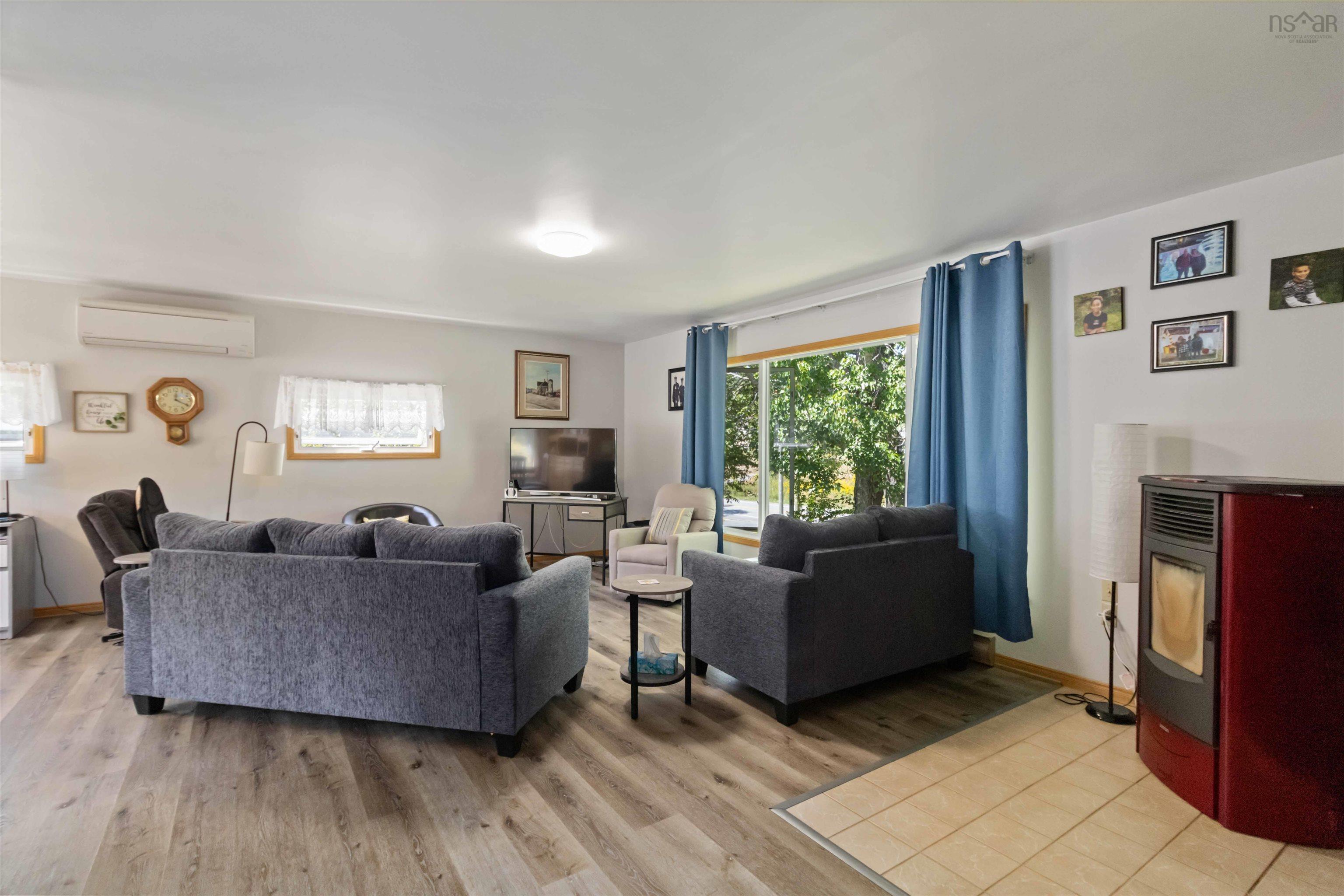 $549,000.00: 15933 Highway 3, Hebbville