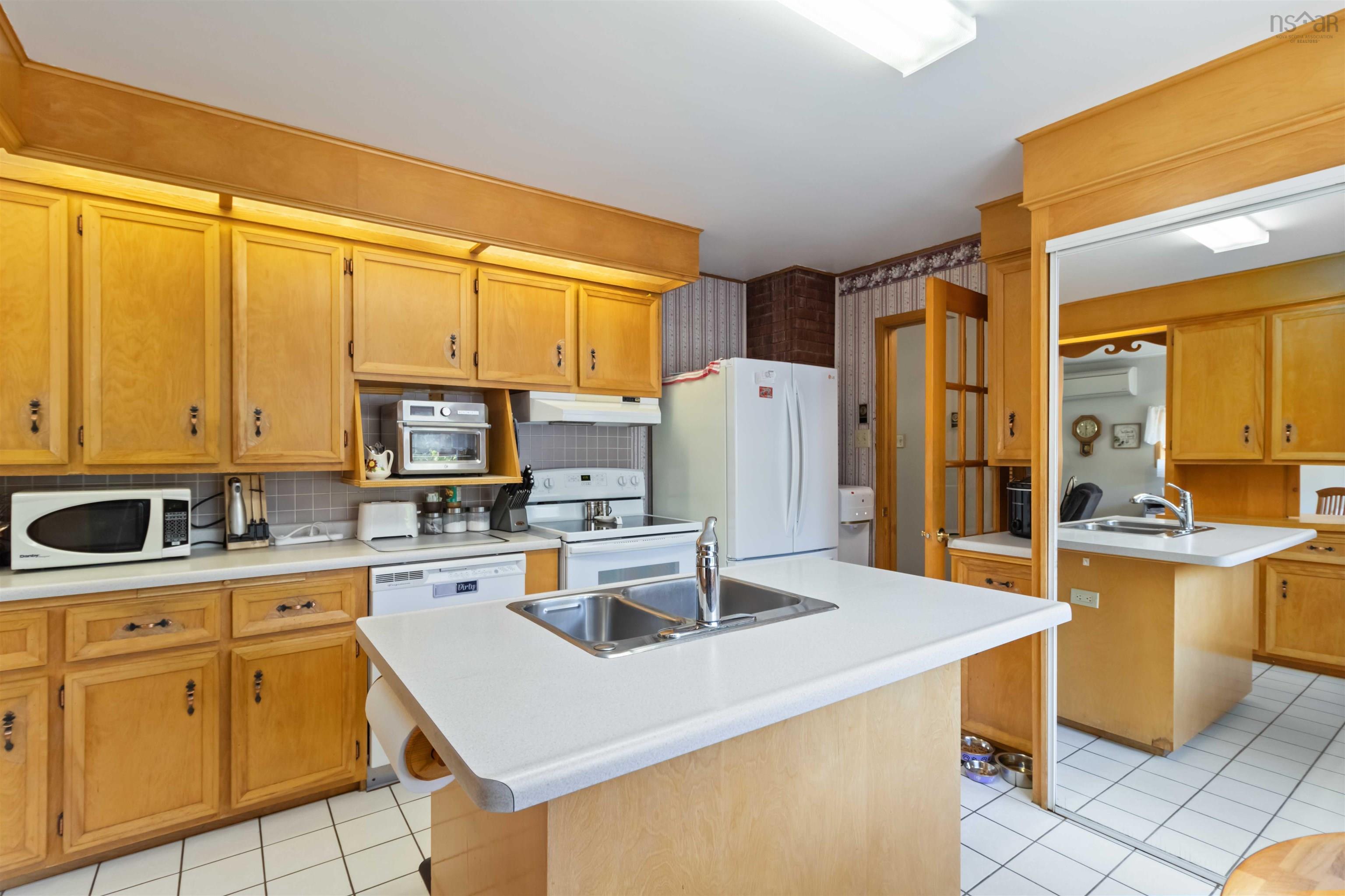 $549,000.00: 15933 Highway 3, Hebbville