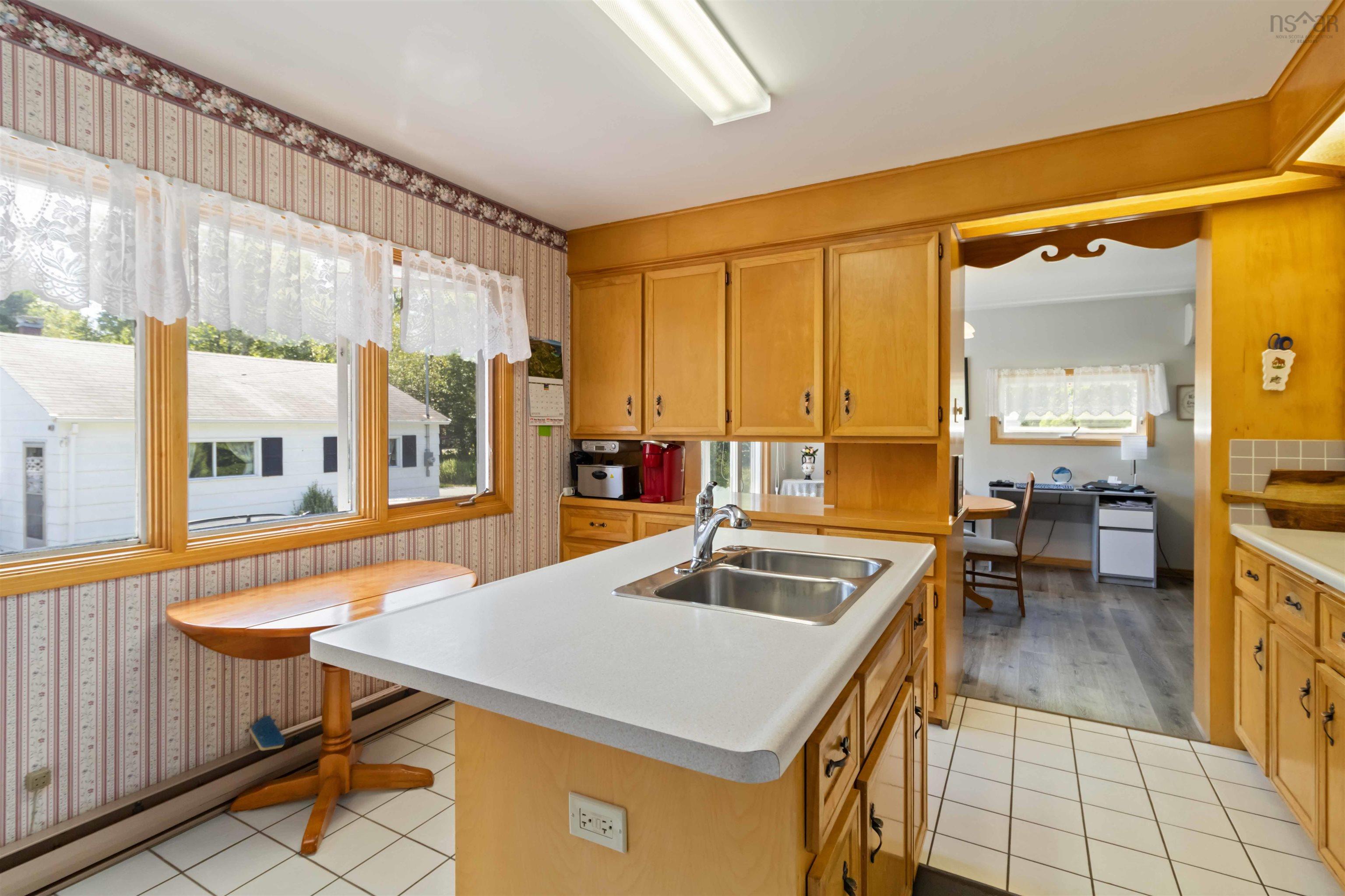 $549,000.00: 15933 Highway 3, Hebbville