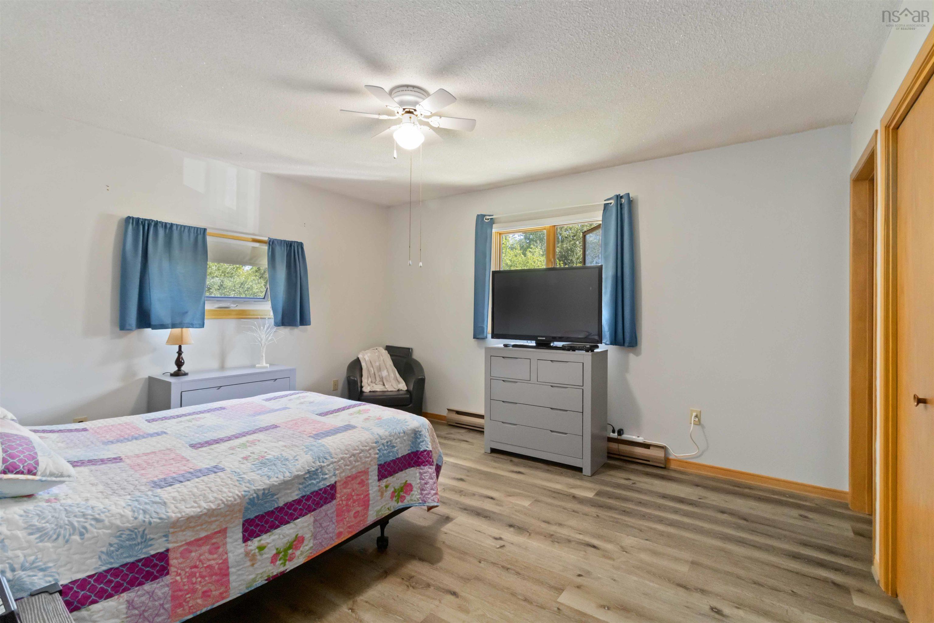 $549,000.00: 15933 Highway 3, Hebbville