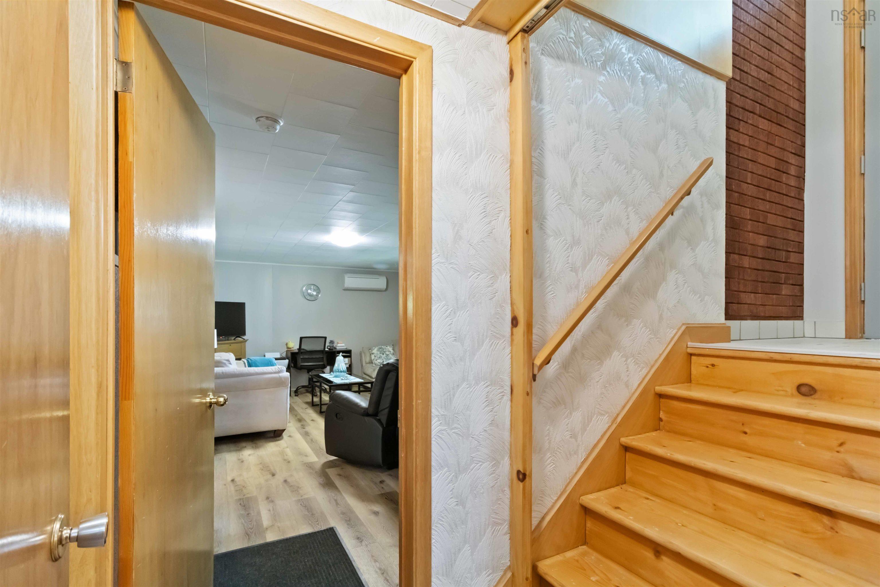 $549,000.00: 15933 Highway 3, Hebbville