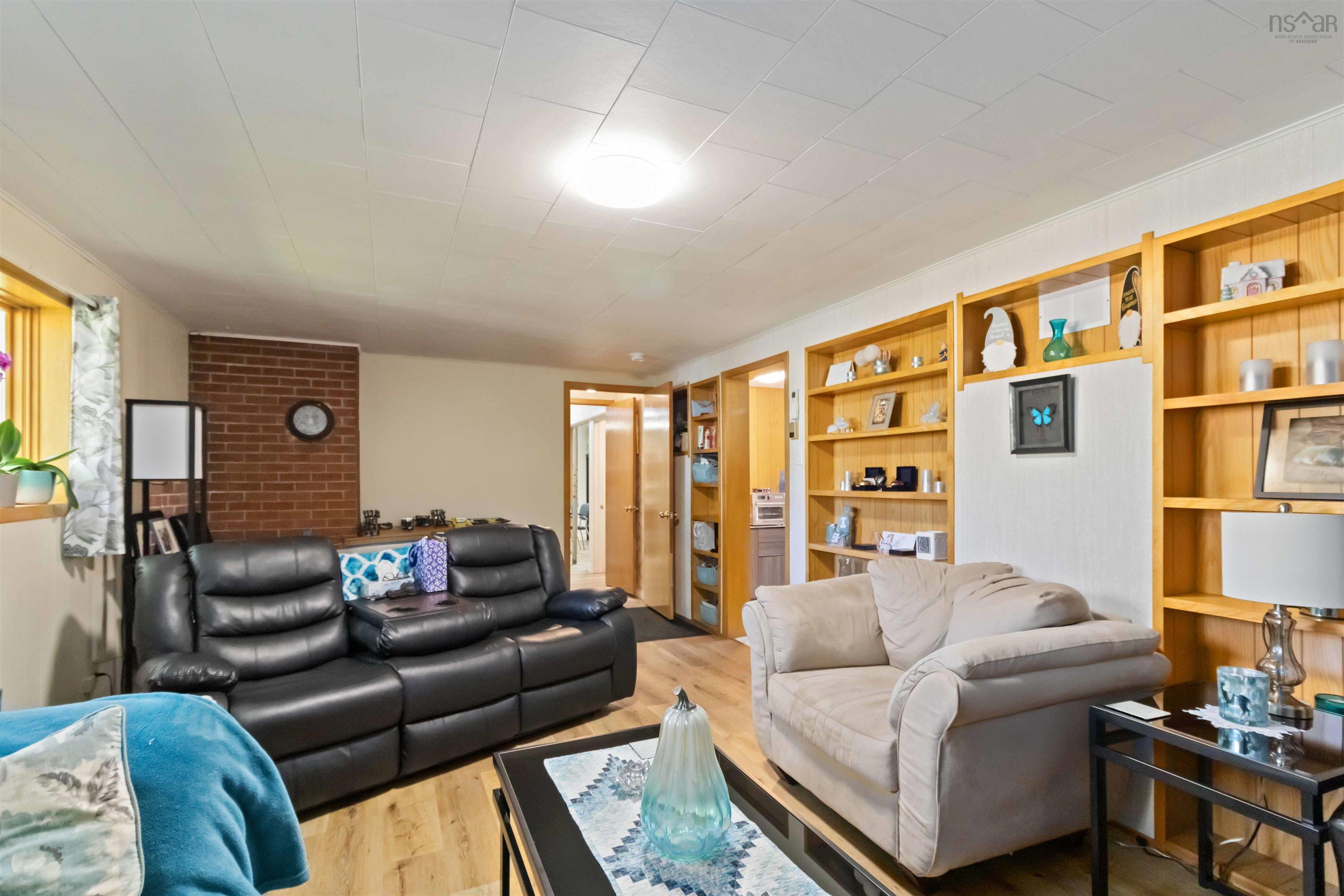 $549,000.00: 15933 Highway 3, Hebbville