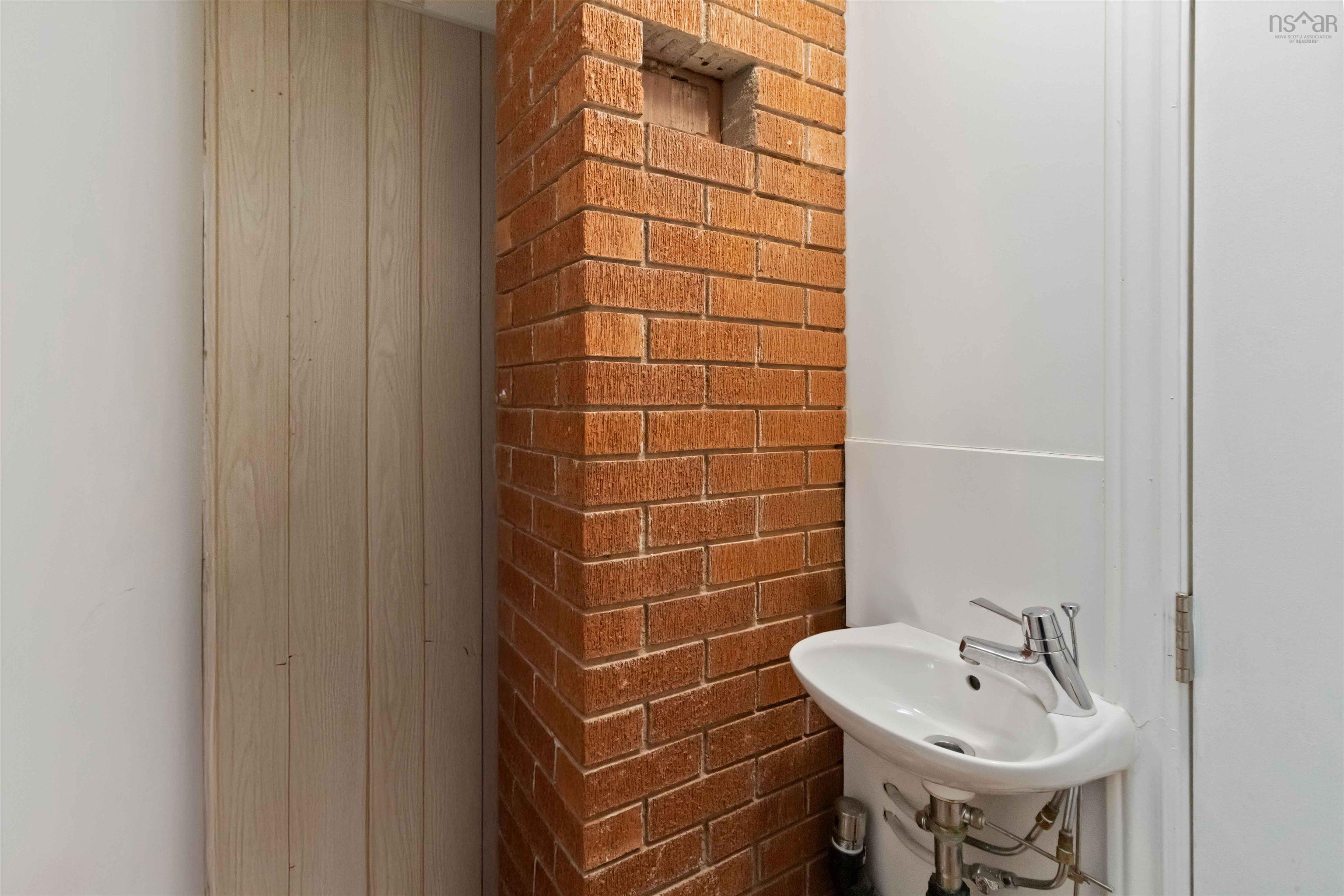 $549,000.00: 15933 Highway 3, Hebbville