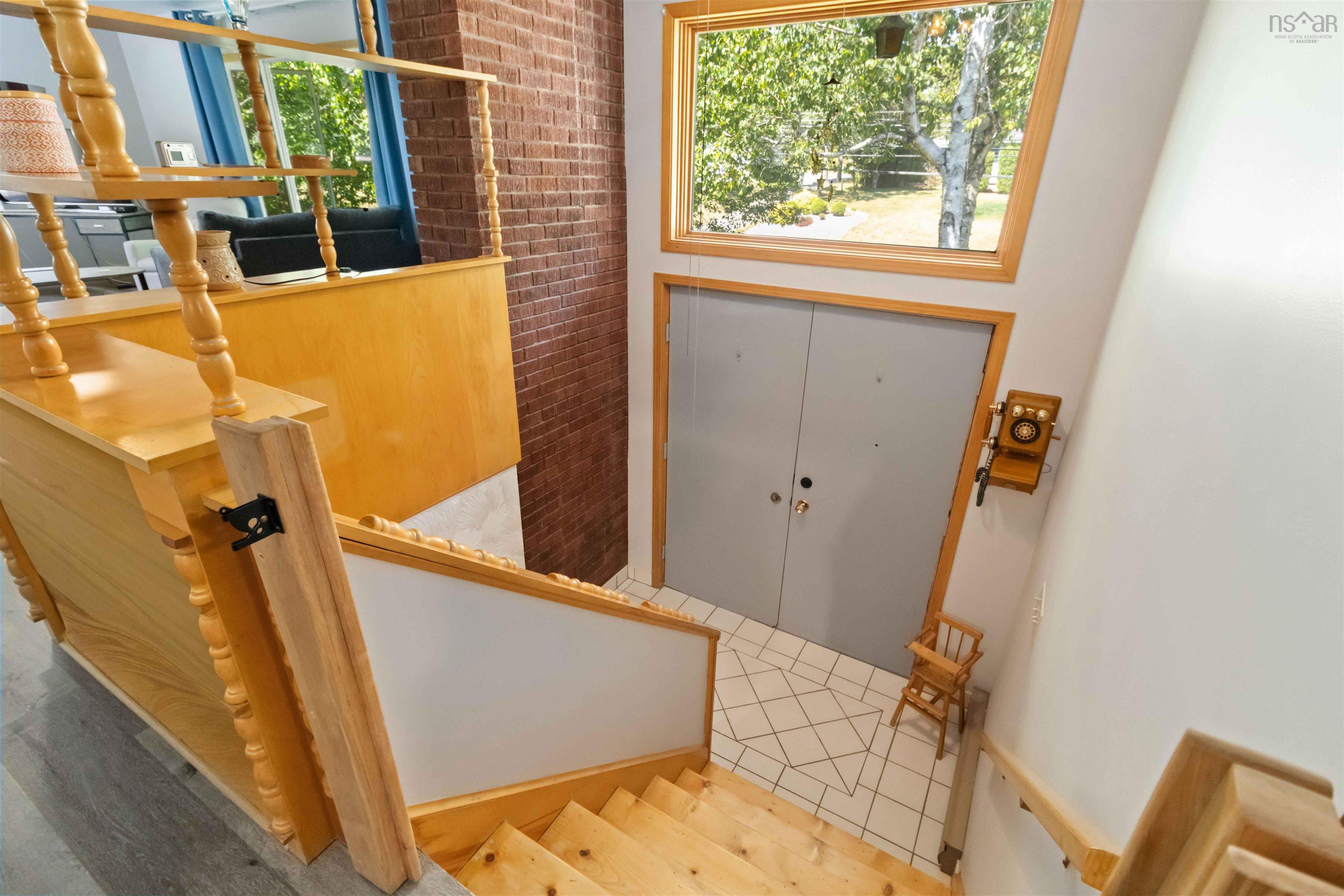 $549,000.00: 15933 Highway 3, Hebbville