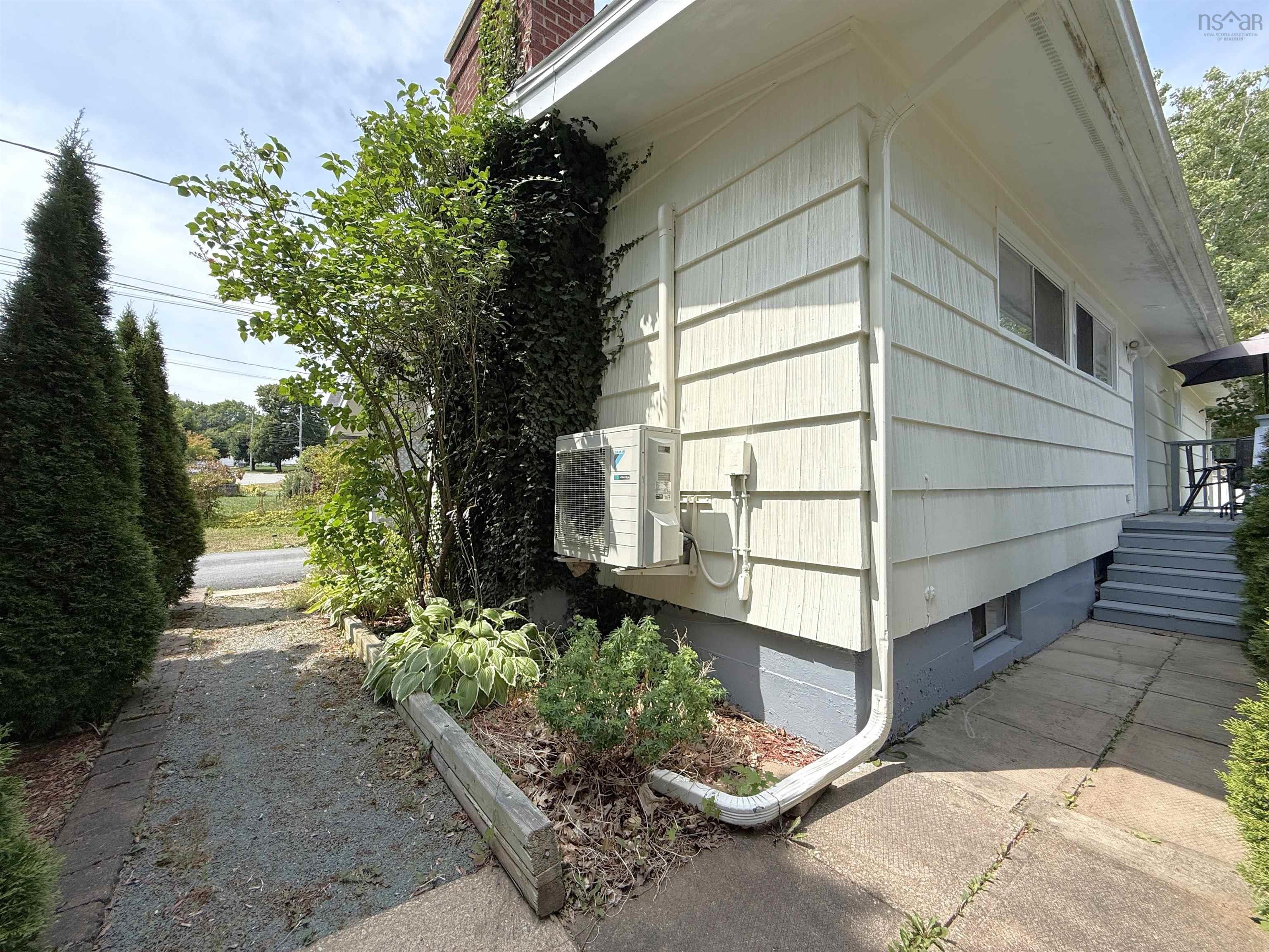 $479,900.00: 32 Murray Drive, Bridgewater