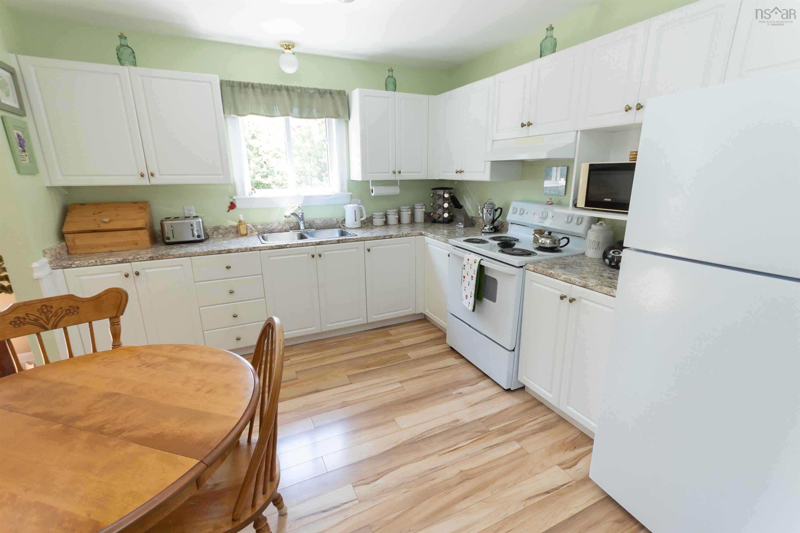 $472,500.00: 100 Lancaster Drive, Dartmouth