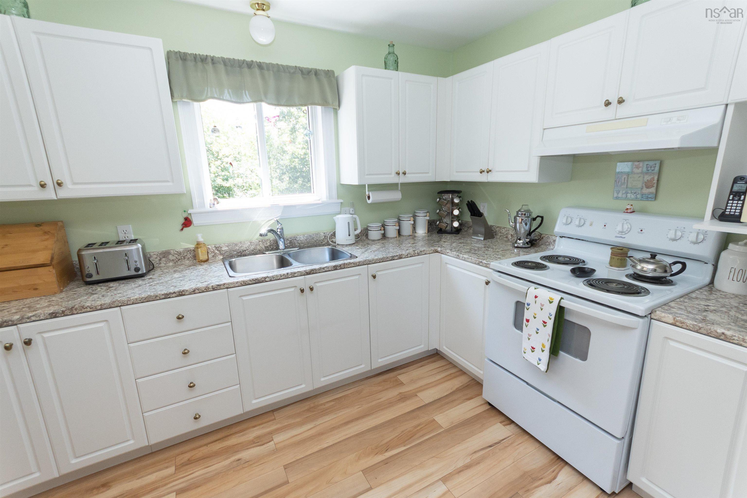 $472,500.00: 100 Lancaster Drive, Dartmouth