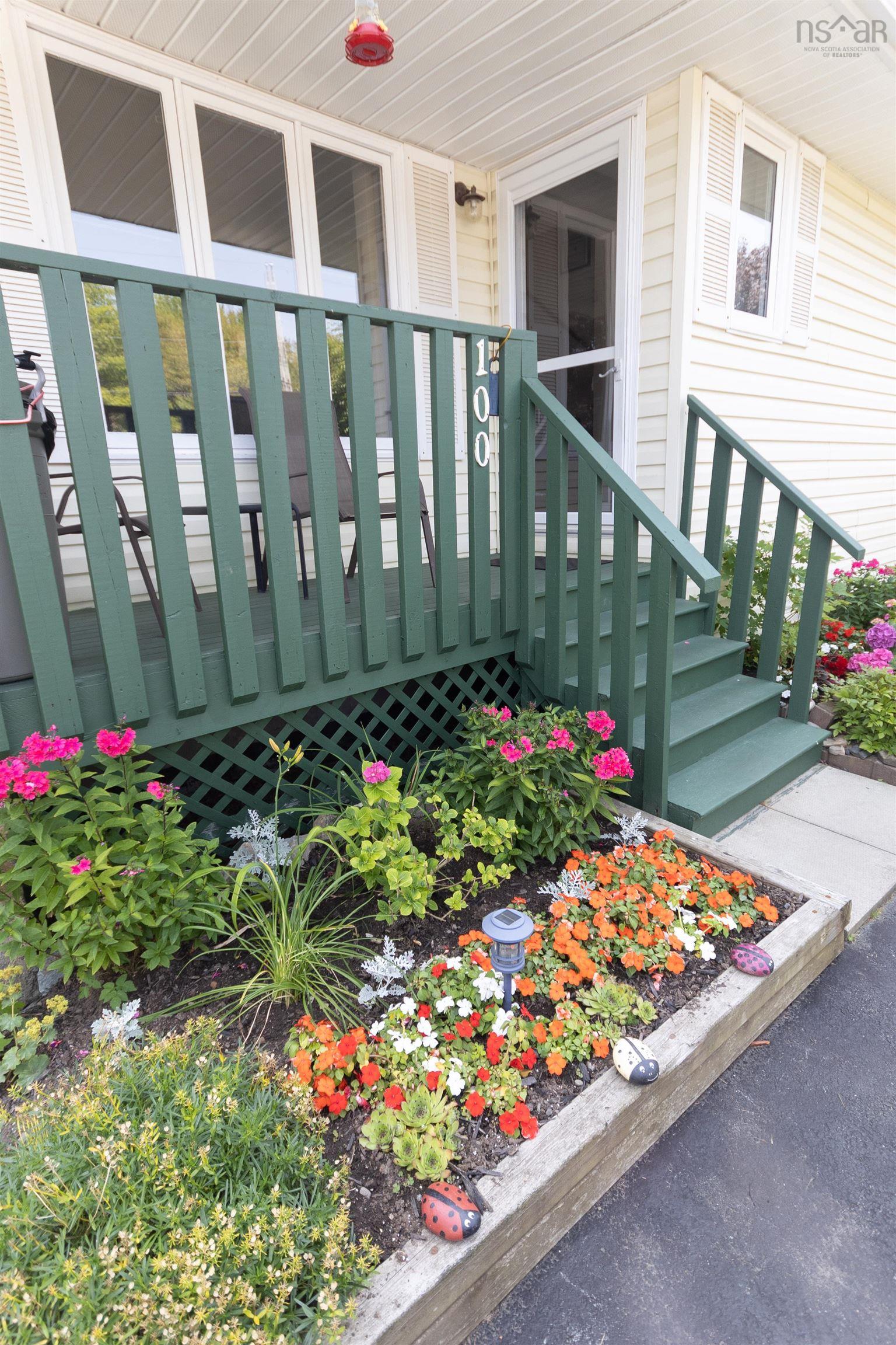 $472,500.00: 100 Lancaster Drive, Dartmouth