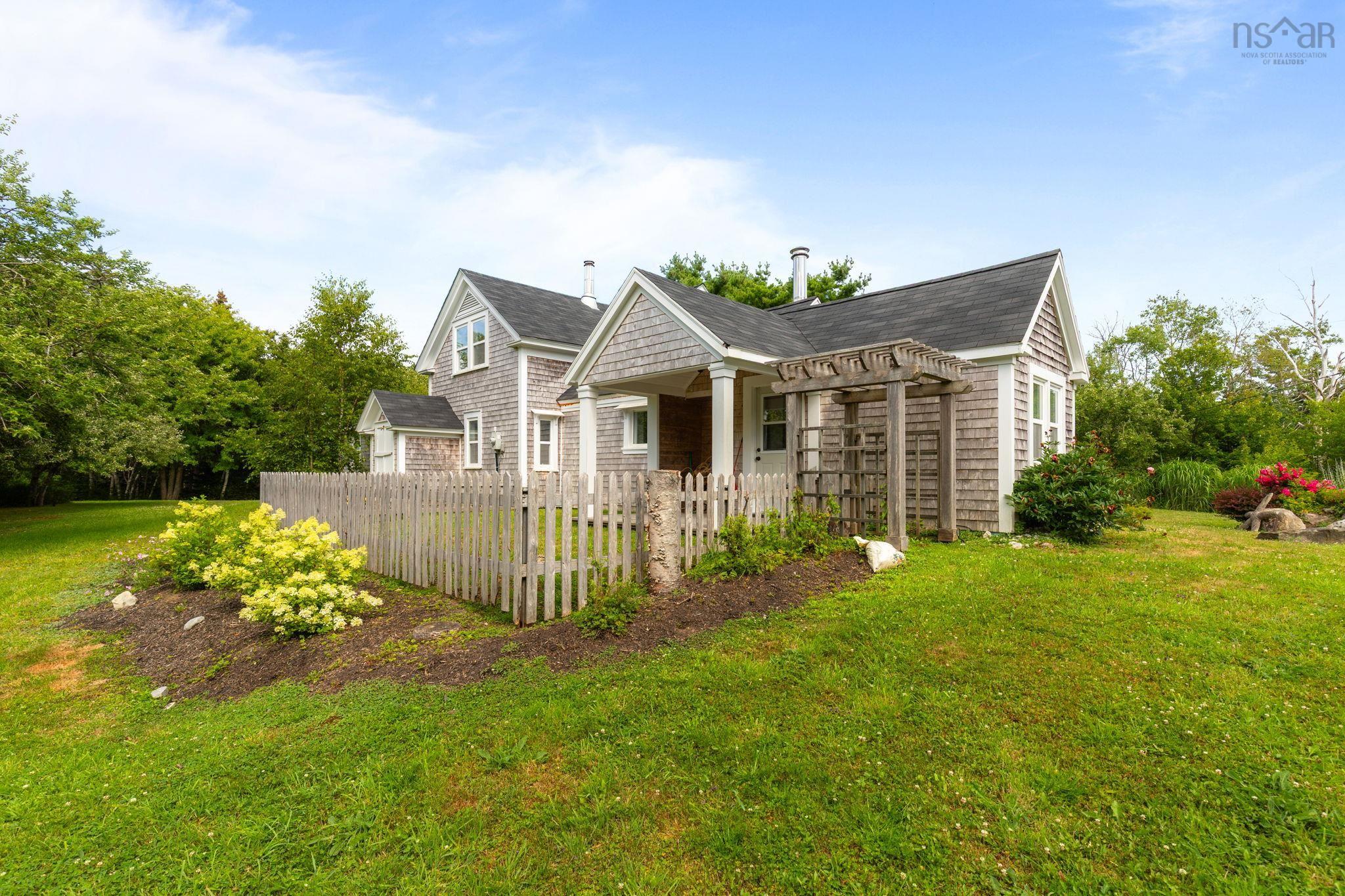 $899,000.00: 60 River Road, Port L