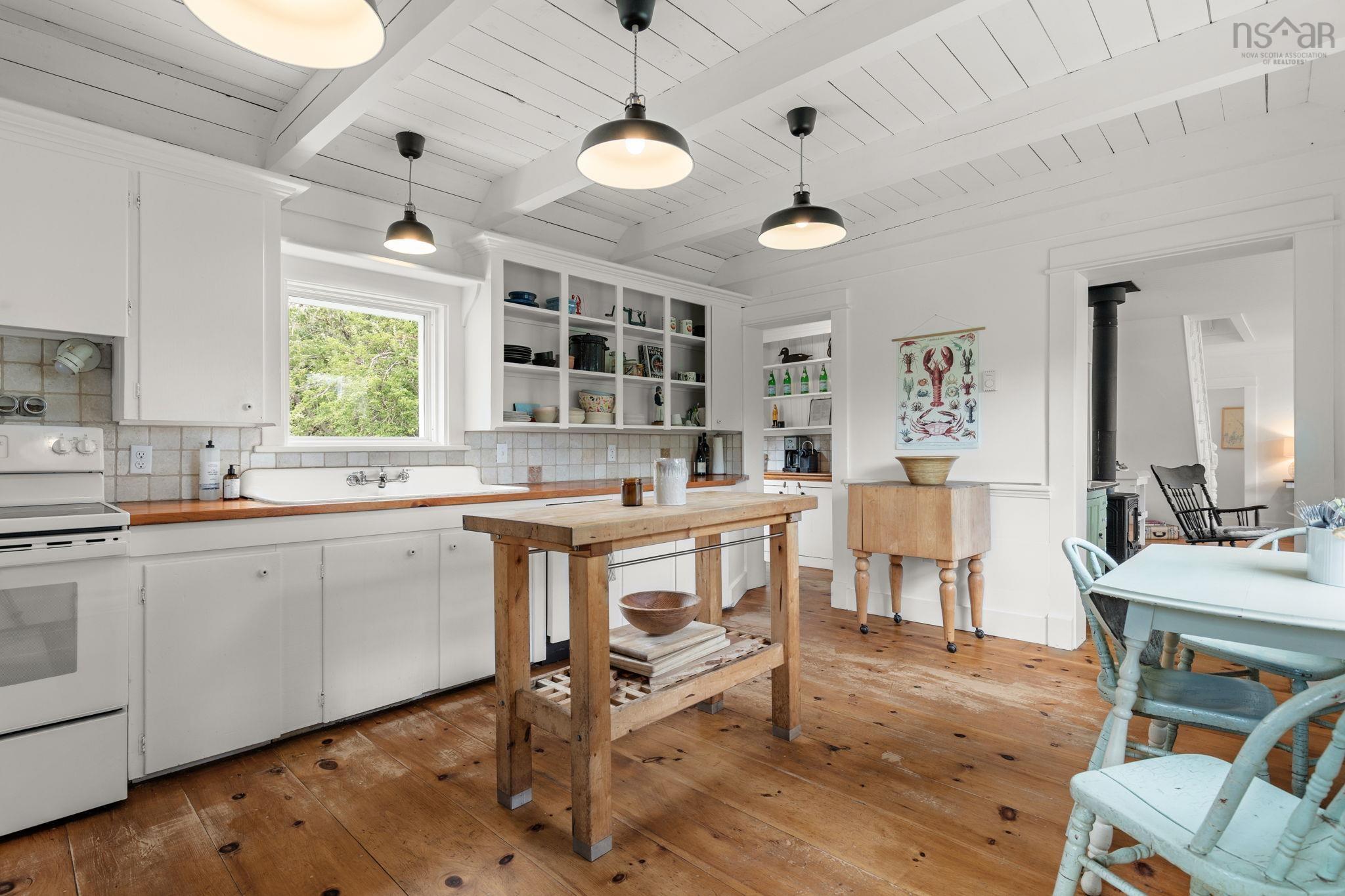 $899,000.00: 60 River Road, Port L