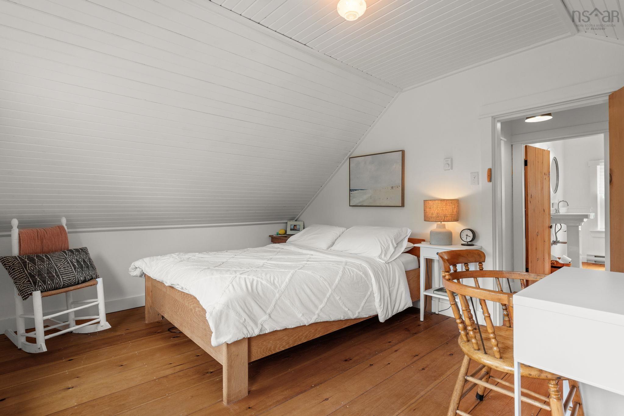 $899,000.00: 60 River Road, Port L