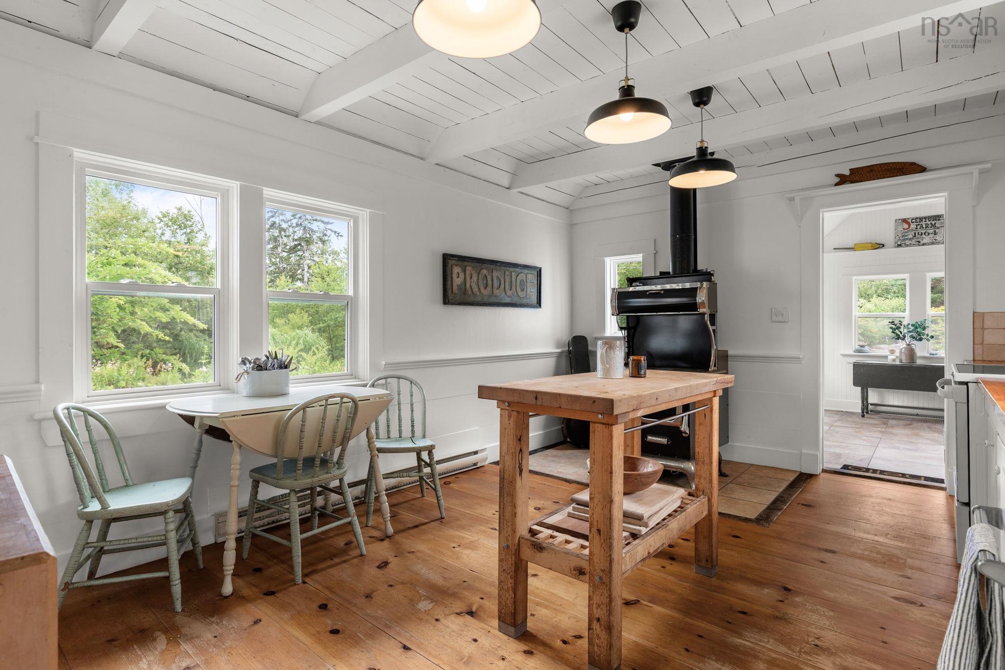 $899,000.00: 60 River Road, Port L