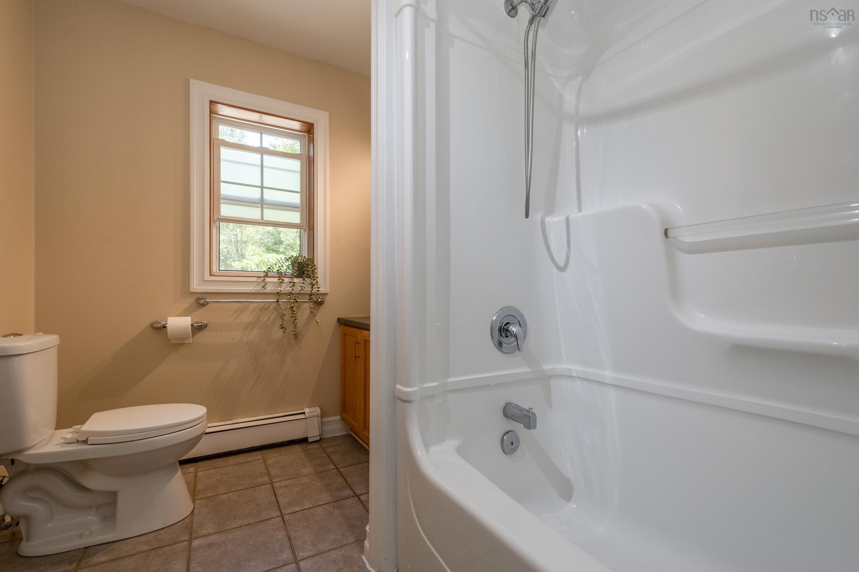 $365,000.00: 1627 Middle Road, Nictaux