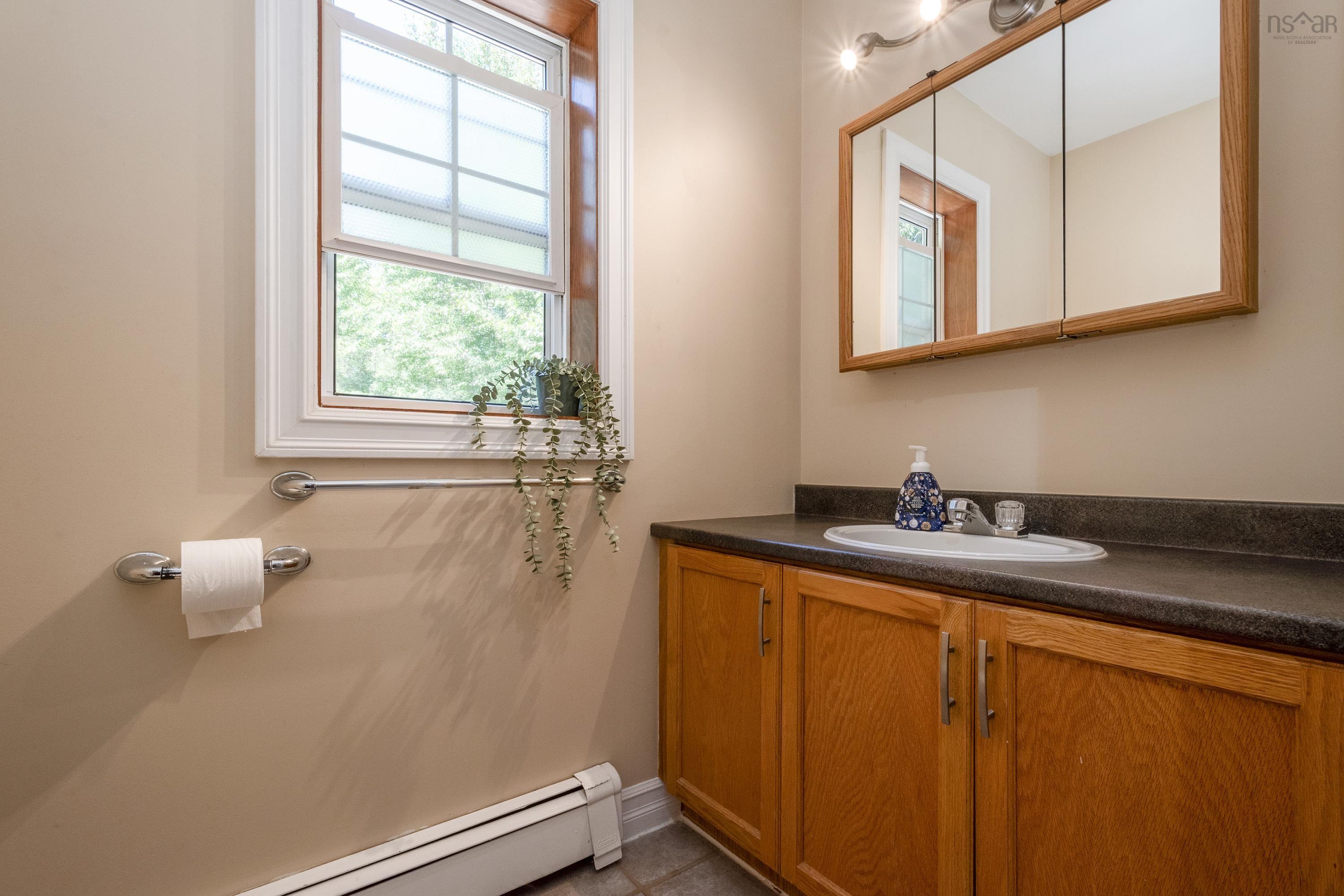 $365,000.00: 1627 Middle Road, Nictaux