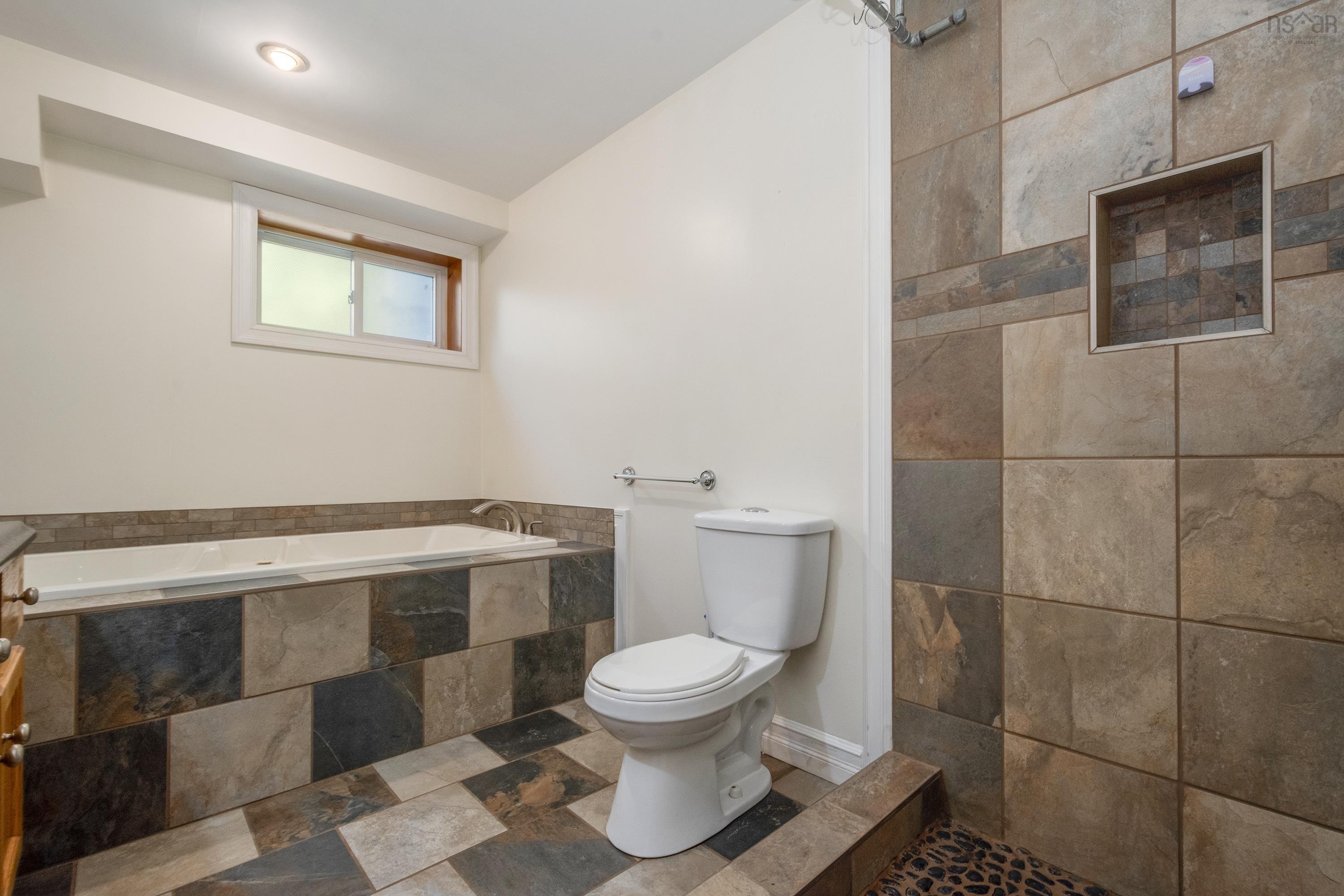 $365,000.00: 1627 Middle Road, Nictaux