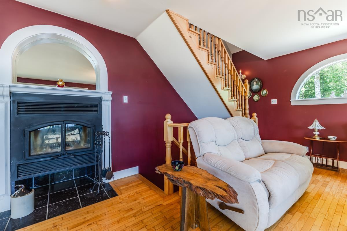 $999,500.00: 209 SHORTTS LAKE WEST Road, Shortts Lake