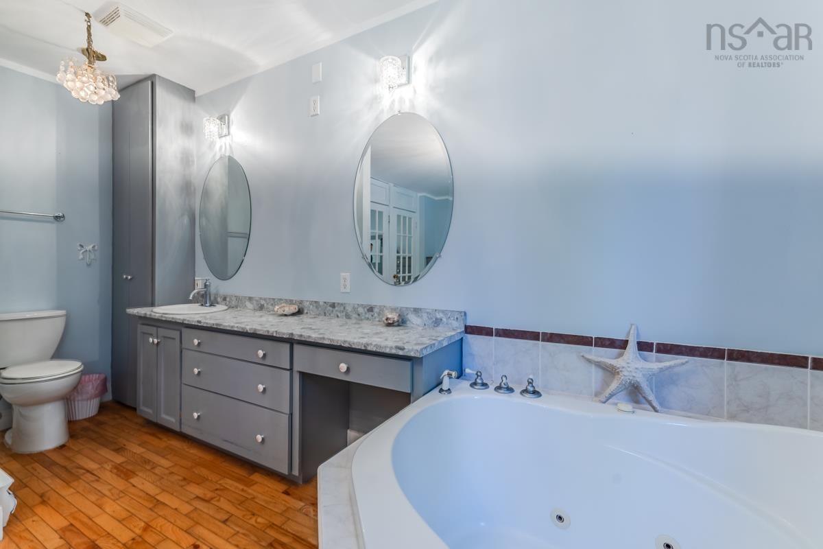 $999,500.00: 209 SHORTTS LAKE WEST Road, Shortts Lake