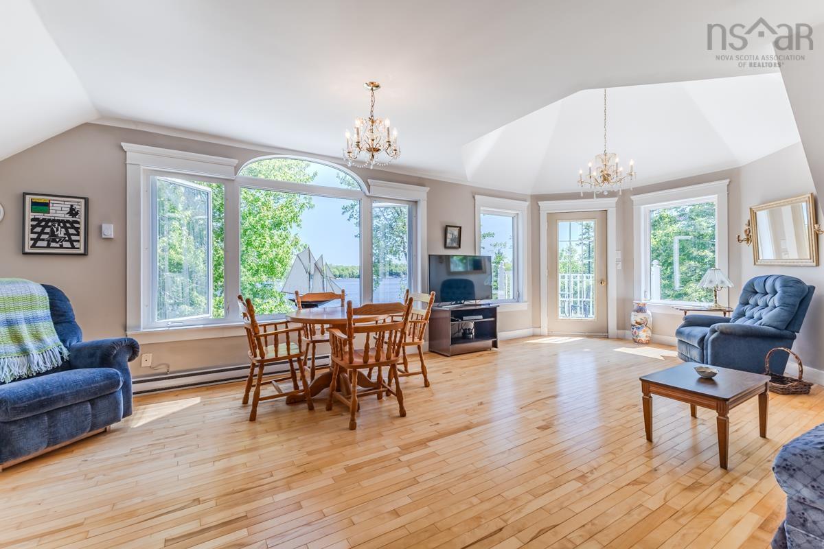 $999,500.00: 209 SHORTTS LAKE WEST Road, Shortts Lake