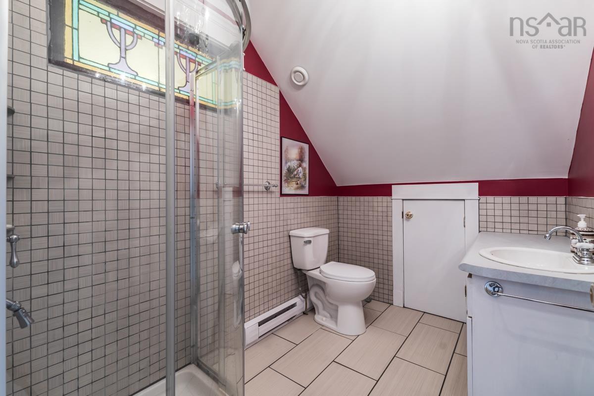 $999,500.00: 209 SHORTTS LAKE WEST Road, Shortts Lake